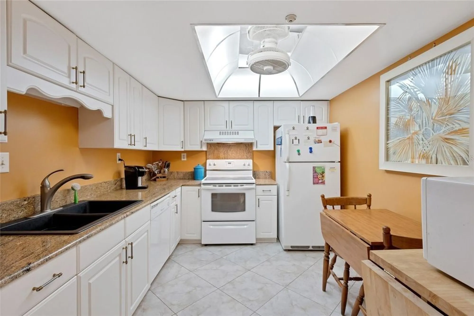 Property Slideshow image 4 of 38 | 19029 us highway 19 n apt 9-308, Clearwater, FL, 33764