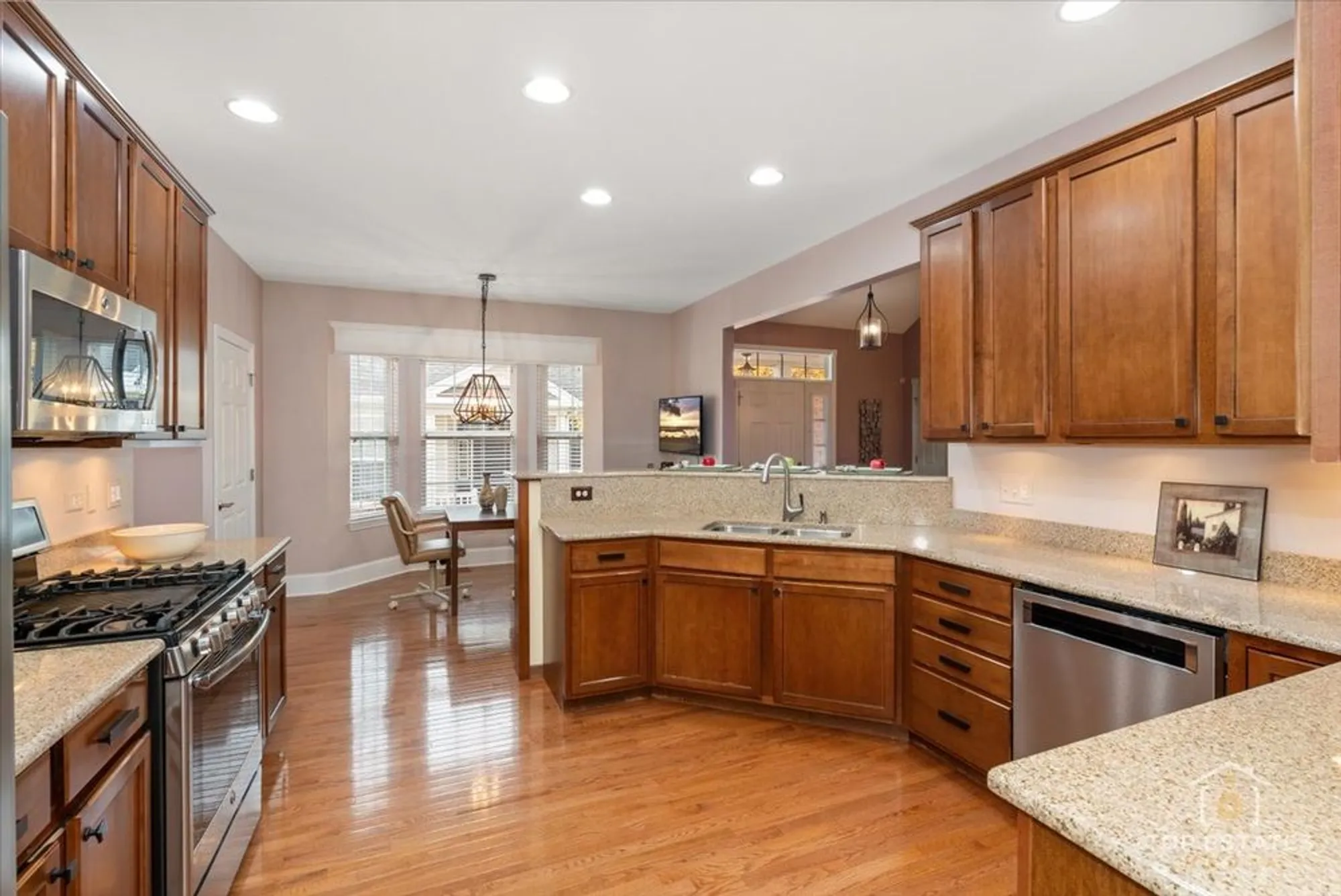 Property Slideshow image 16 of 43 | 1039 riviera dr # 1039, Elgin, IL, 60124