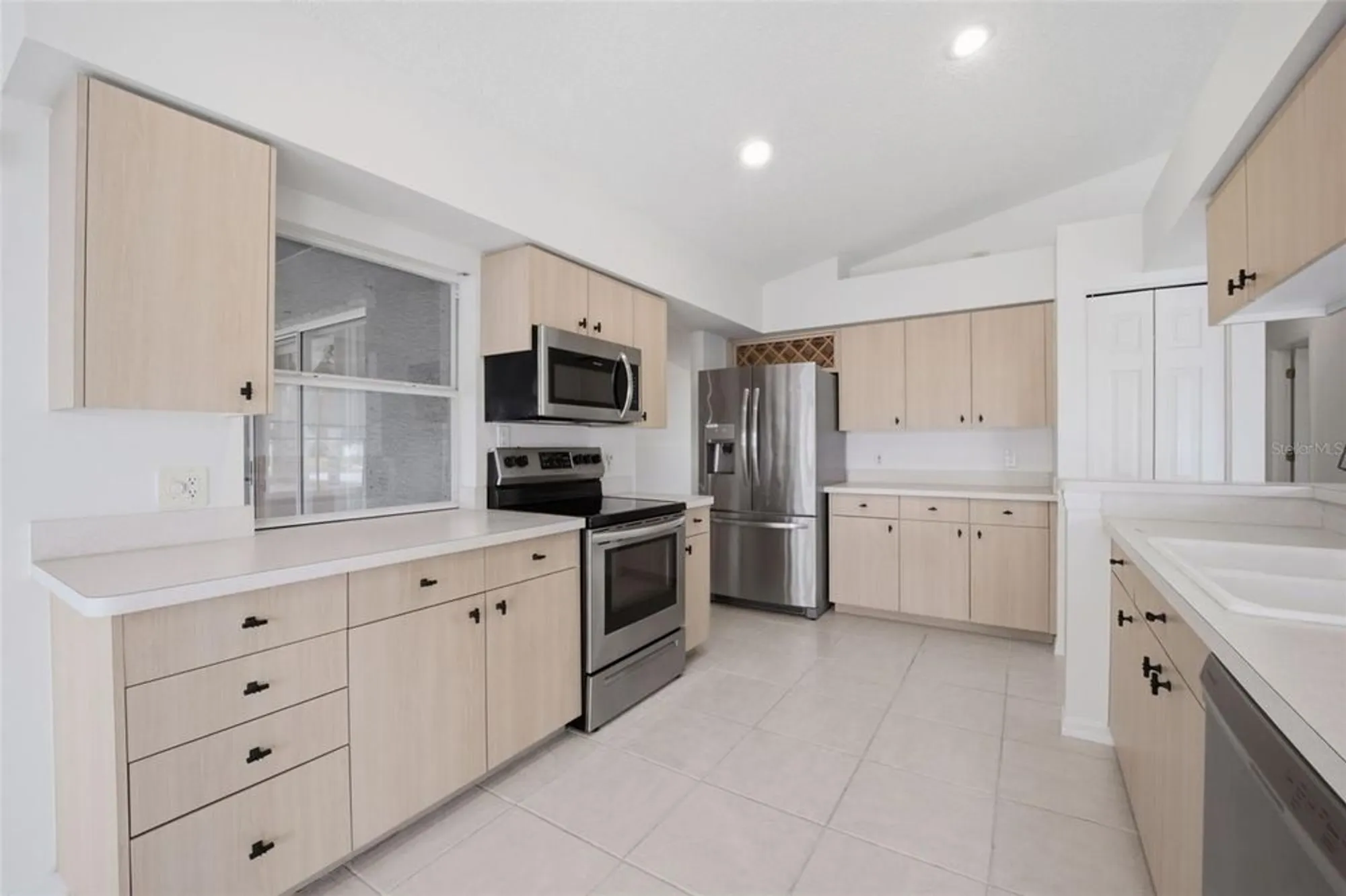 Property Slideshow image 14 of 59 | 1228 ashbourne cir, Trinity, FL, 34655