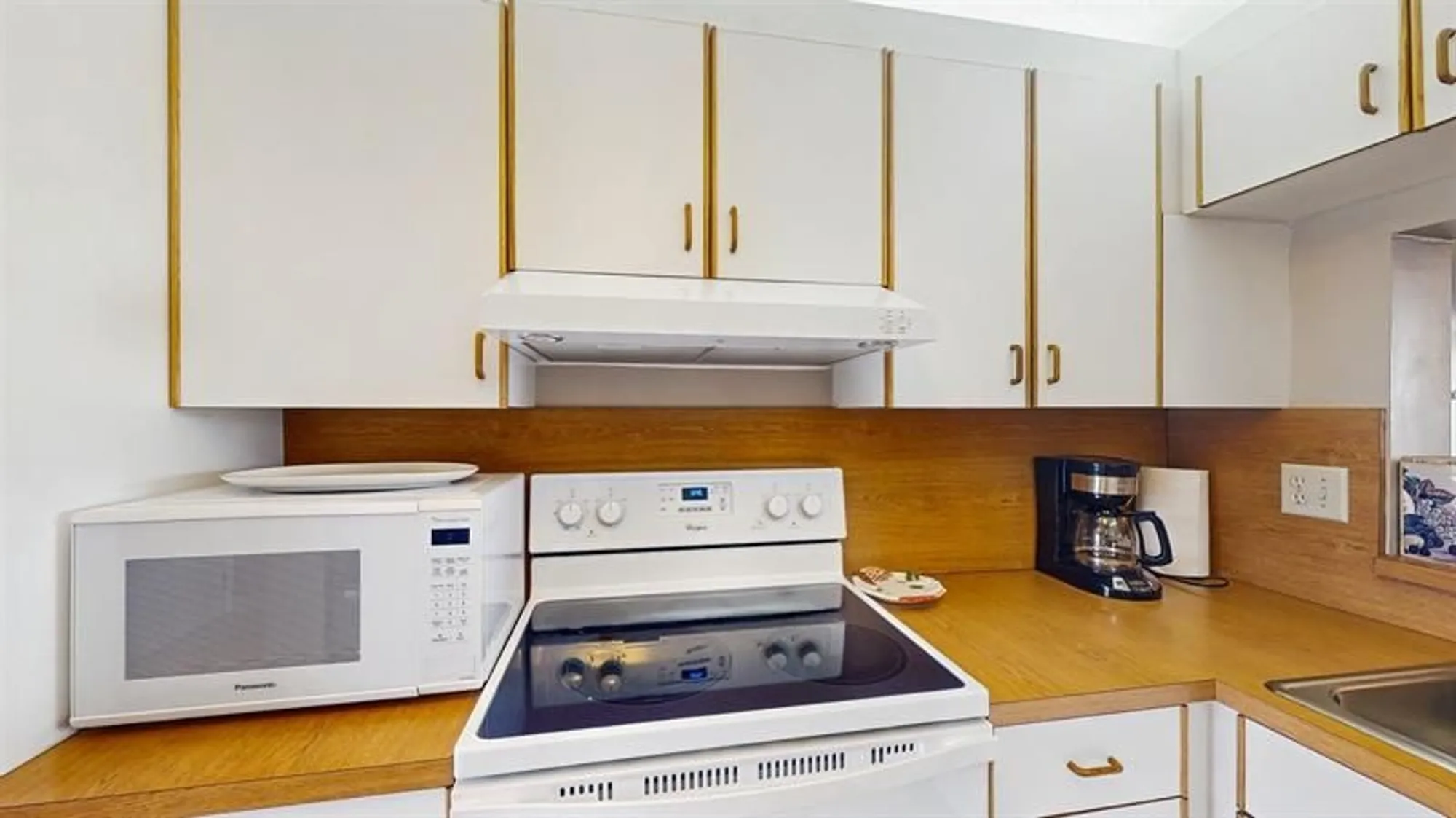 Property Slideshow image 15 of 27 | 10352 e clairmont cir 311, Tamarac, FL, 33321