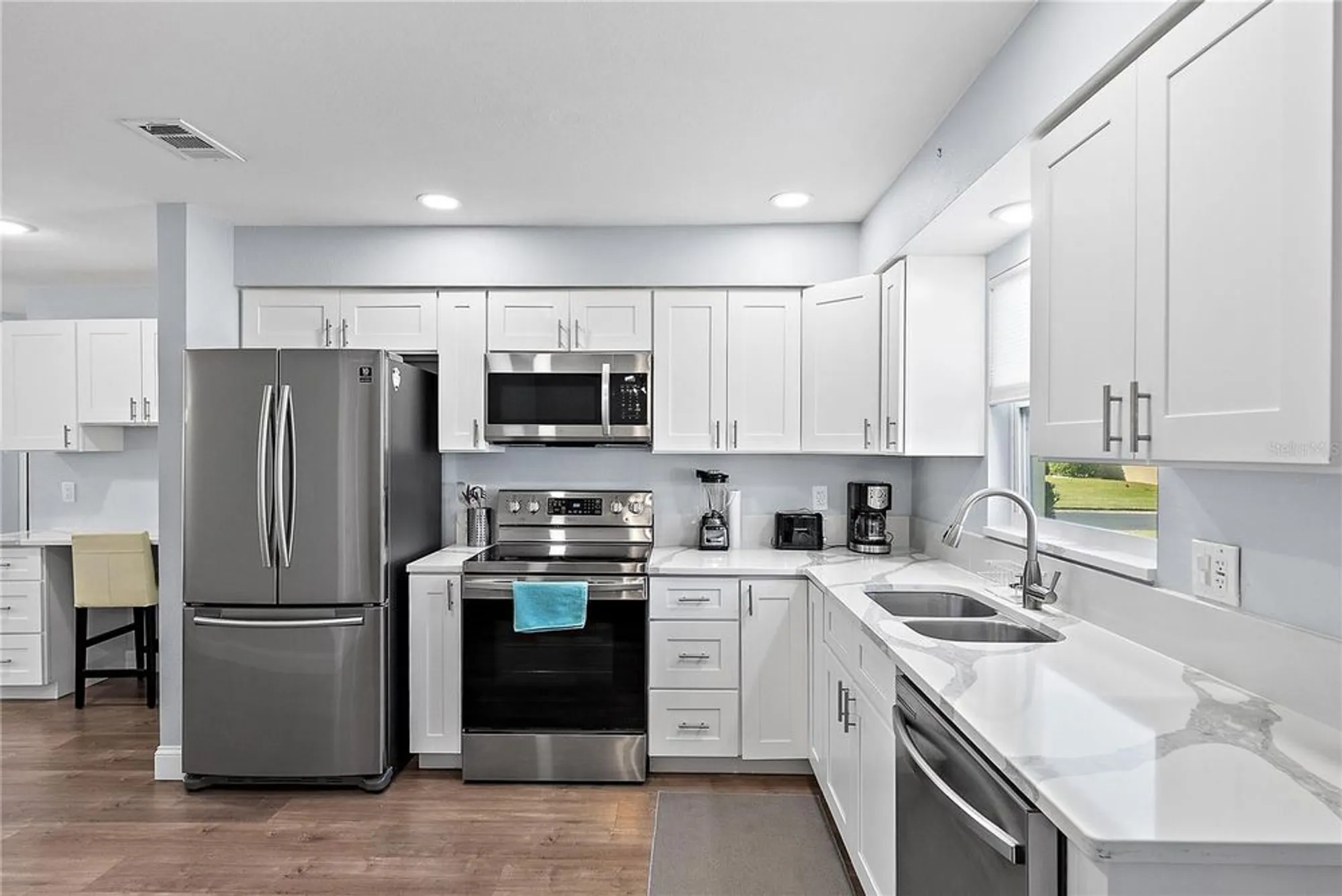 Property Slideshow image 6 of 27 | 6795 armand pl n # 4, Pinellas Park, FL, 33781