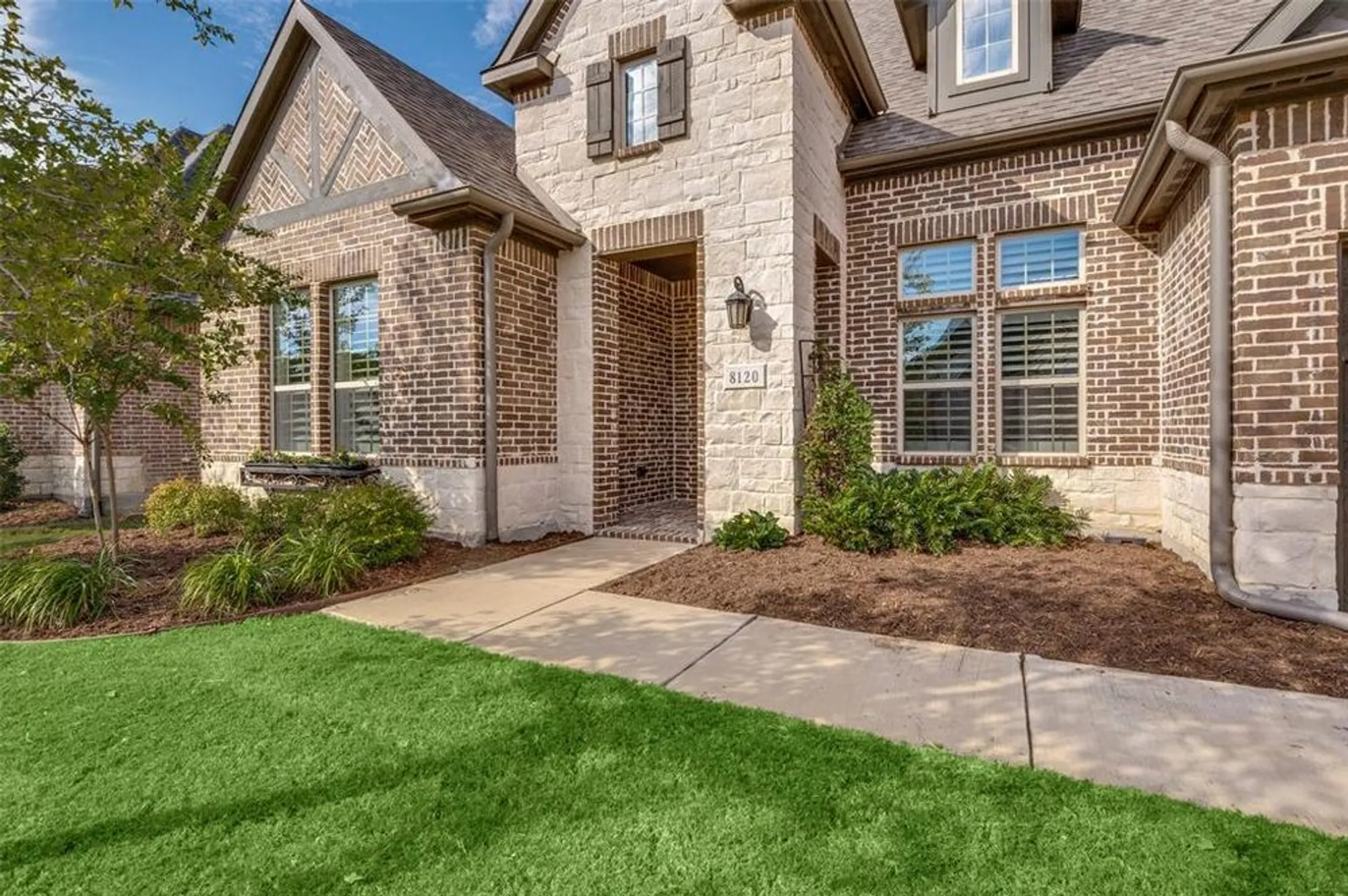 Property Slideshow image 2 of 31 | 8120 isle of skye, Lewisville, TX, 75056