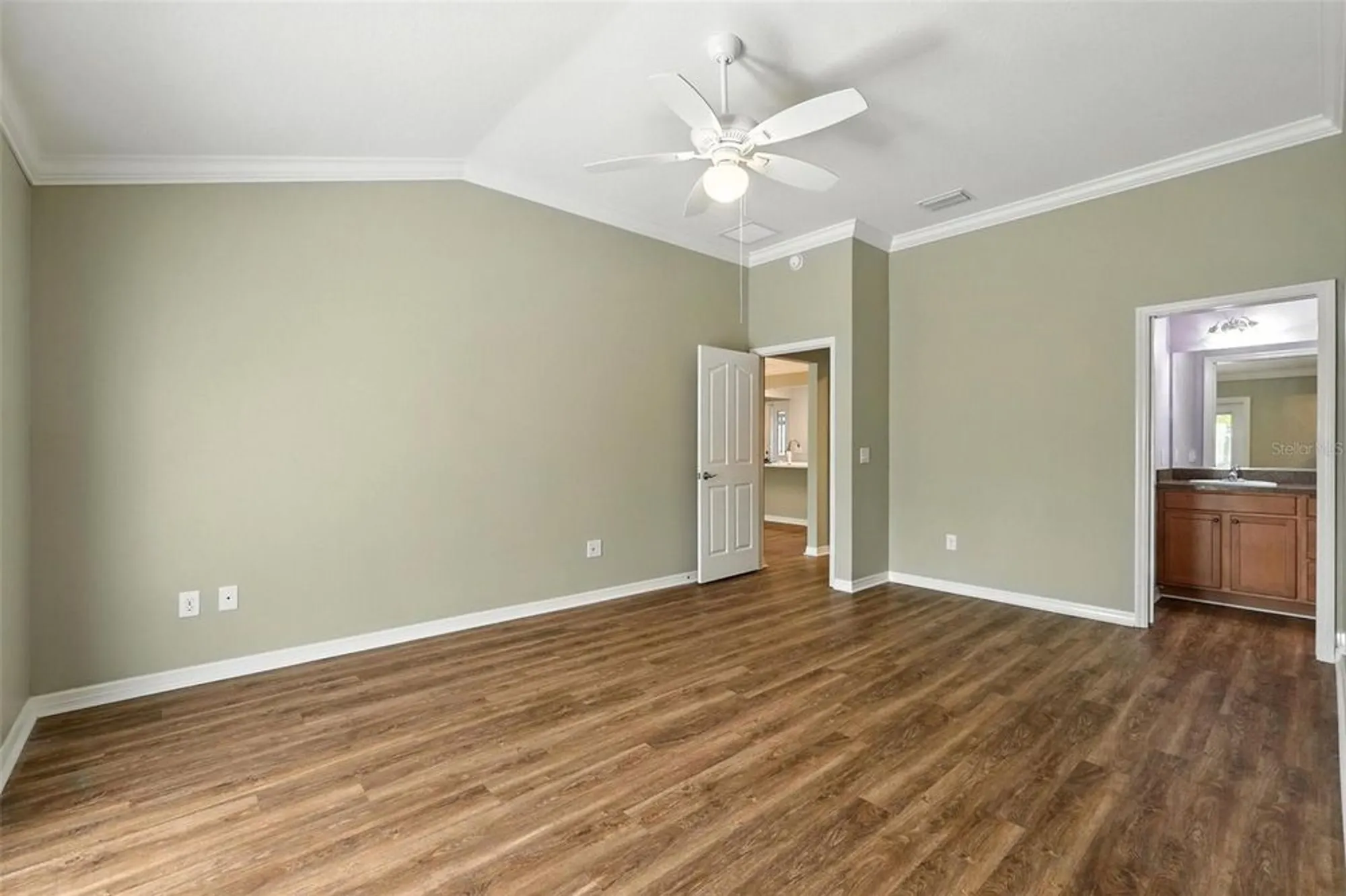 Property Slideshow image 24 of 42 | 2895 apache ct, The Villages, FL, 32163