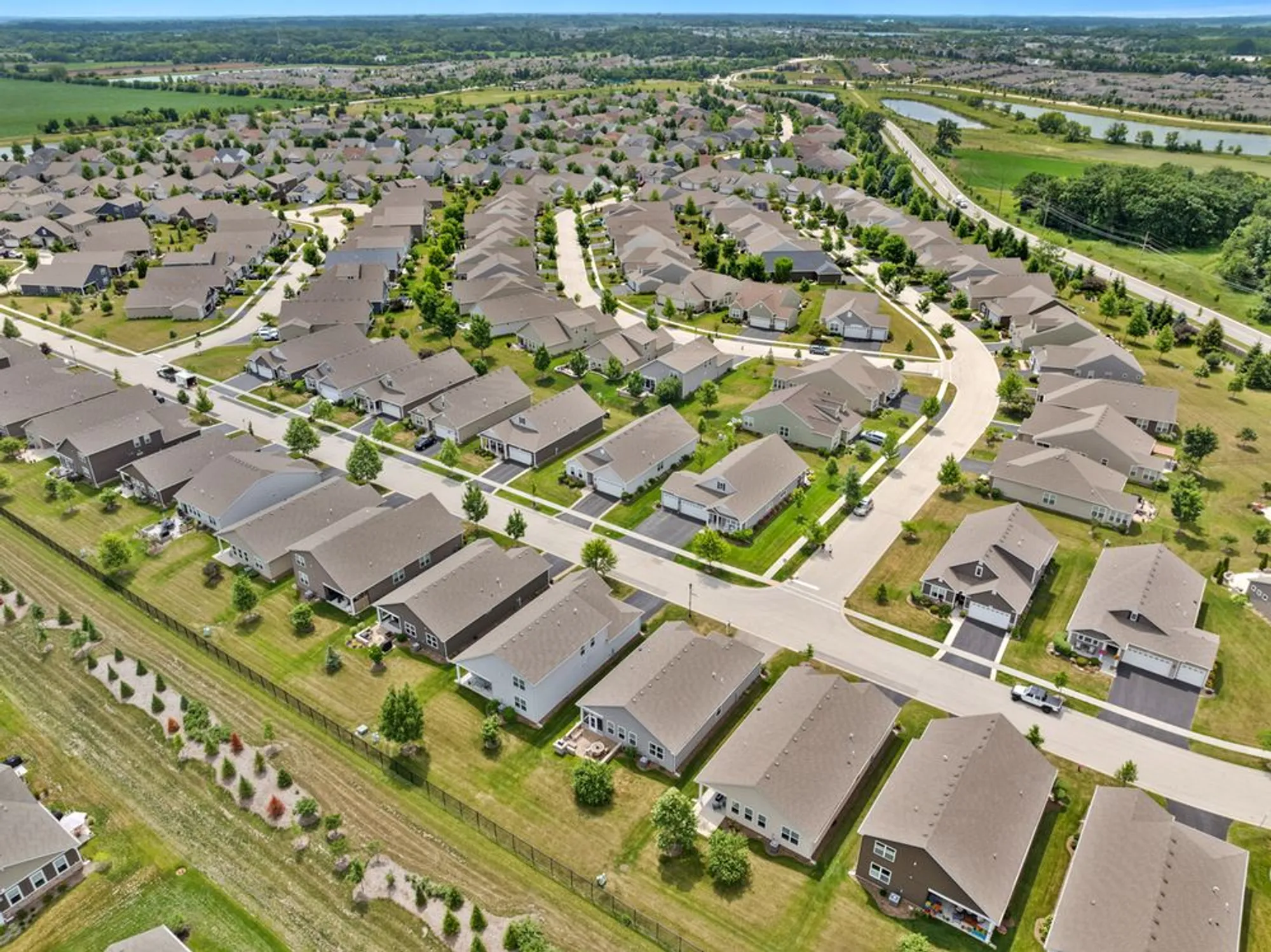 Property Slideshow image 28 of 30 | 1150 americana ave, Pingree Grove, IL, 60140