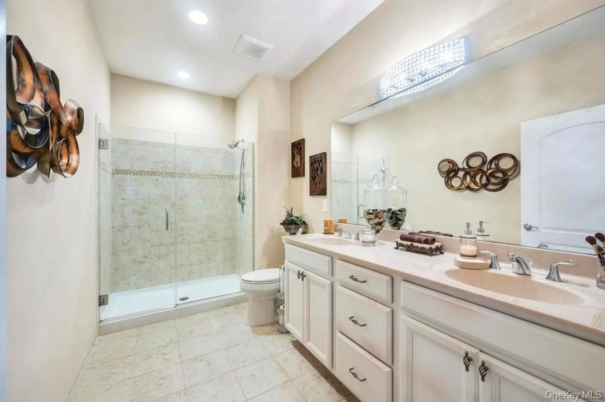 Property Slideshow image 30 of 42 | 4 haverton ct, Riverhead, NY, 11901