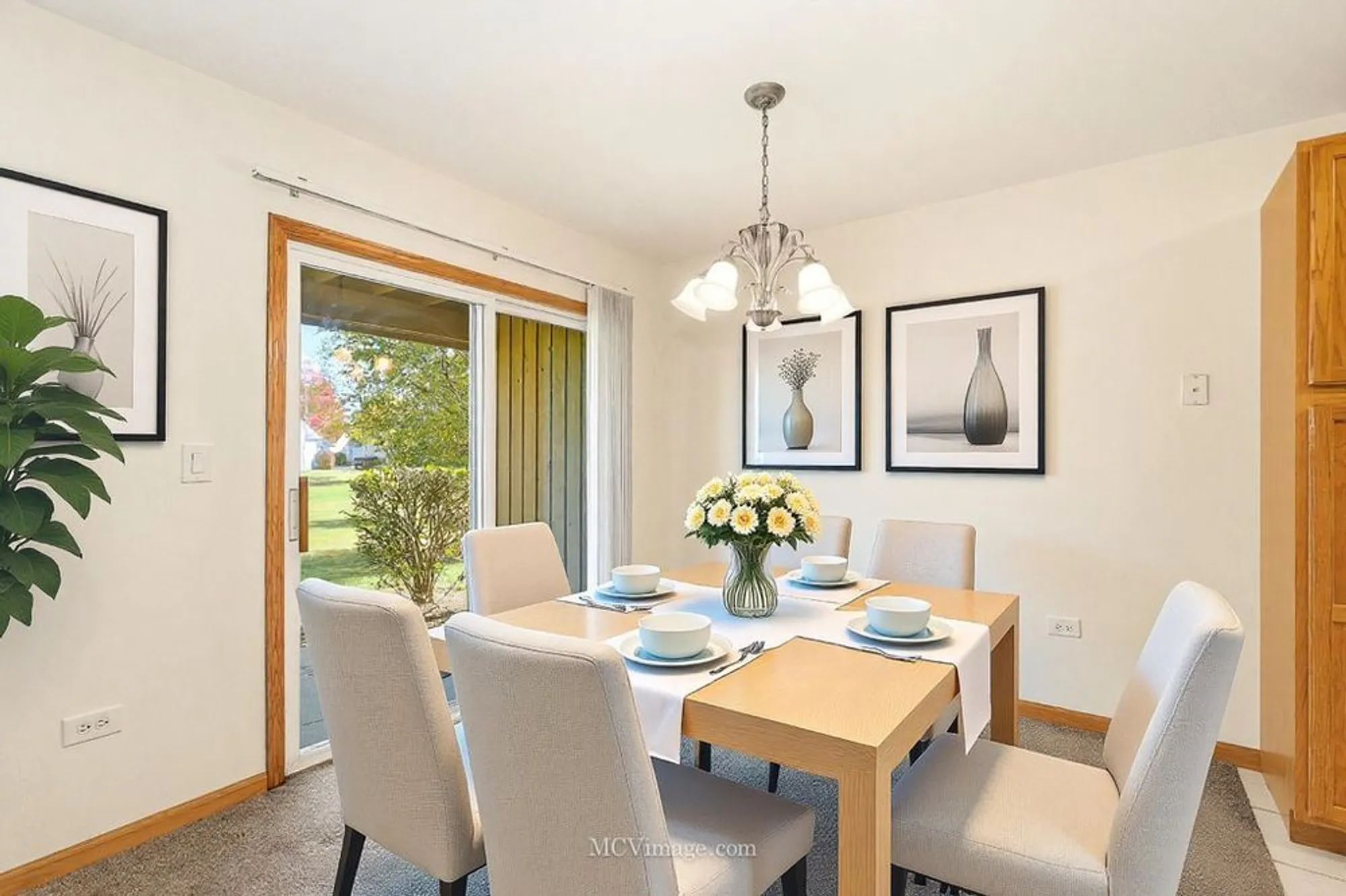 Property Slideshow image 9 of 27 | 13841 s bristlecone ln a, Plainfield, IL, 60544