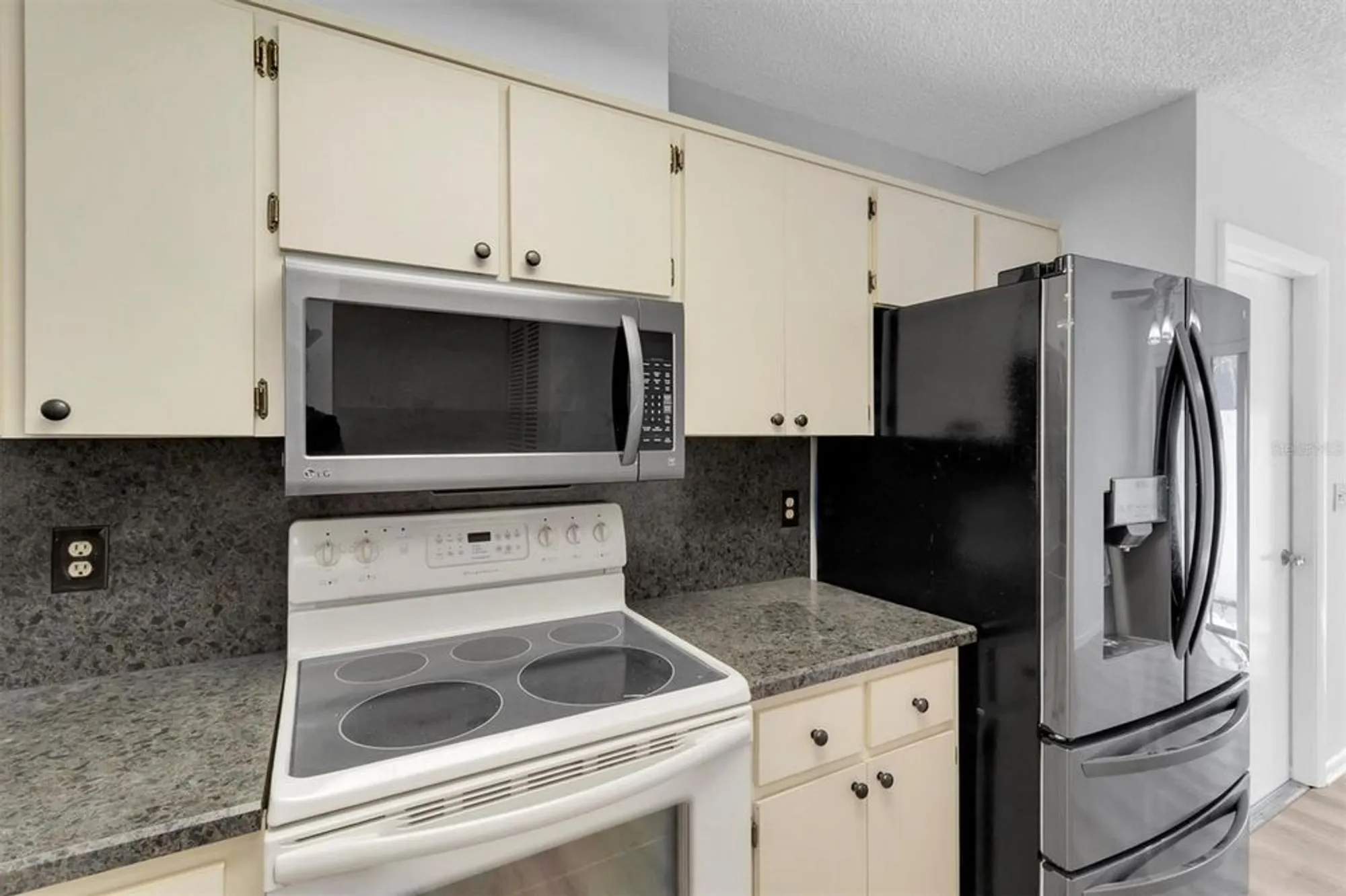 Property Slideshow image 7 of 25 | 11736 white ash dr, New Port Richey, FL, 34654