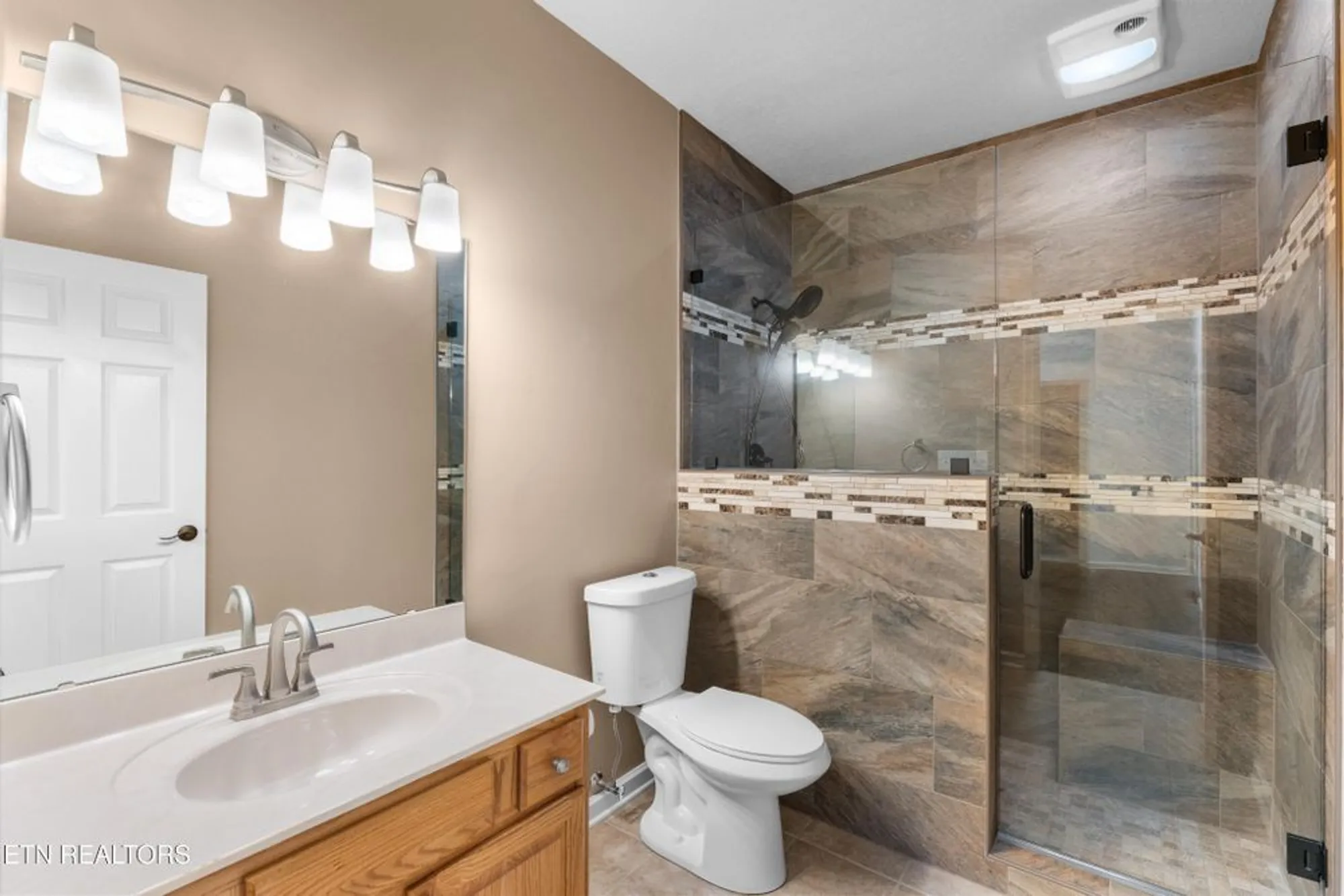 Property Slideshow image 44 of 60 | 407 tecumseh pt, Loudon, TN, 37774