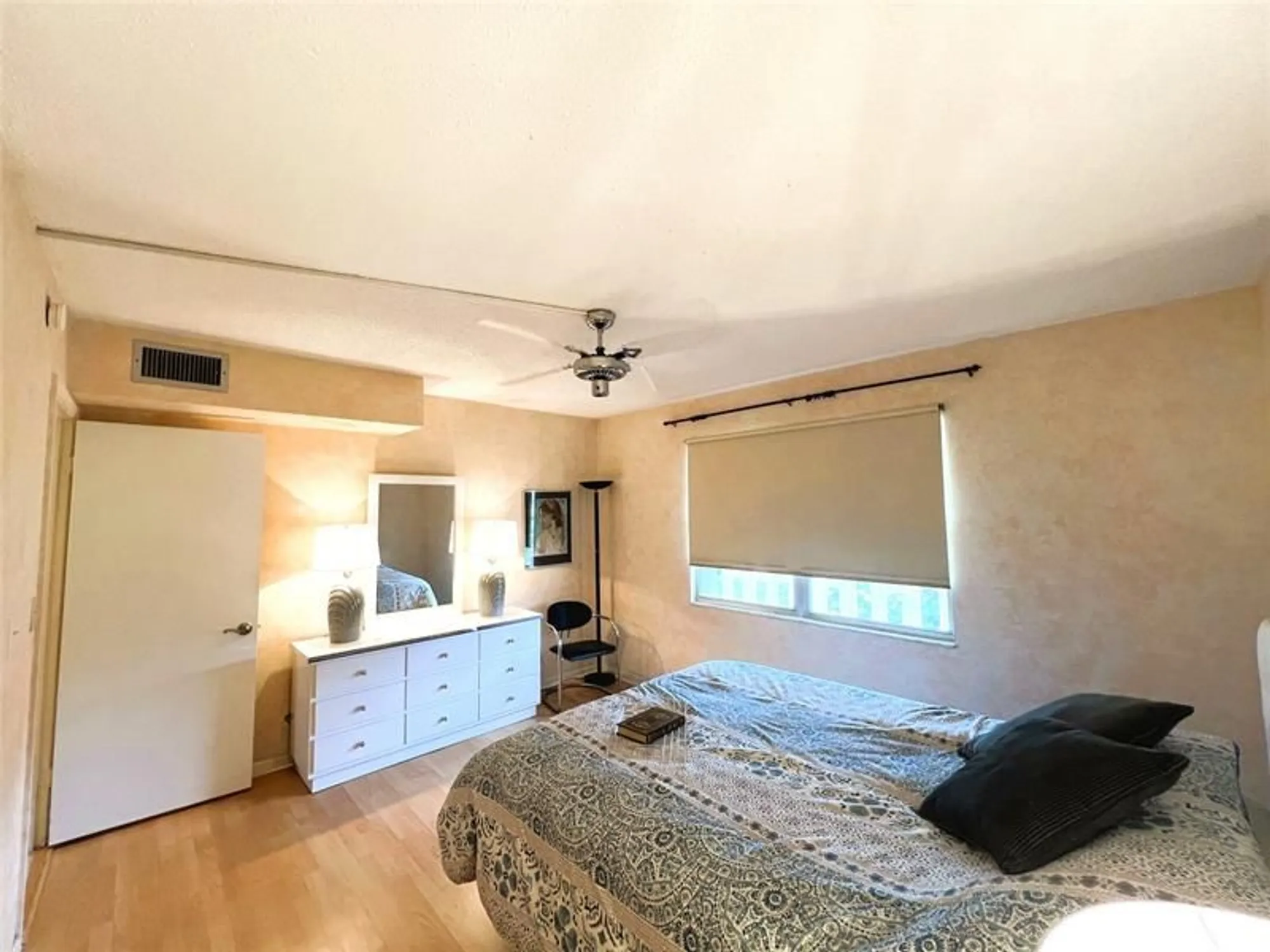 Property Slideshow image 14 of 38 | 2902 victoria cir e3, Coconut Creek, FL, 33066