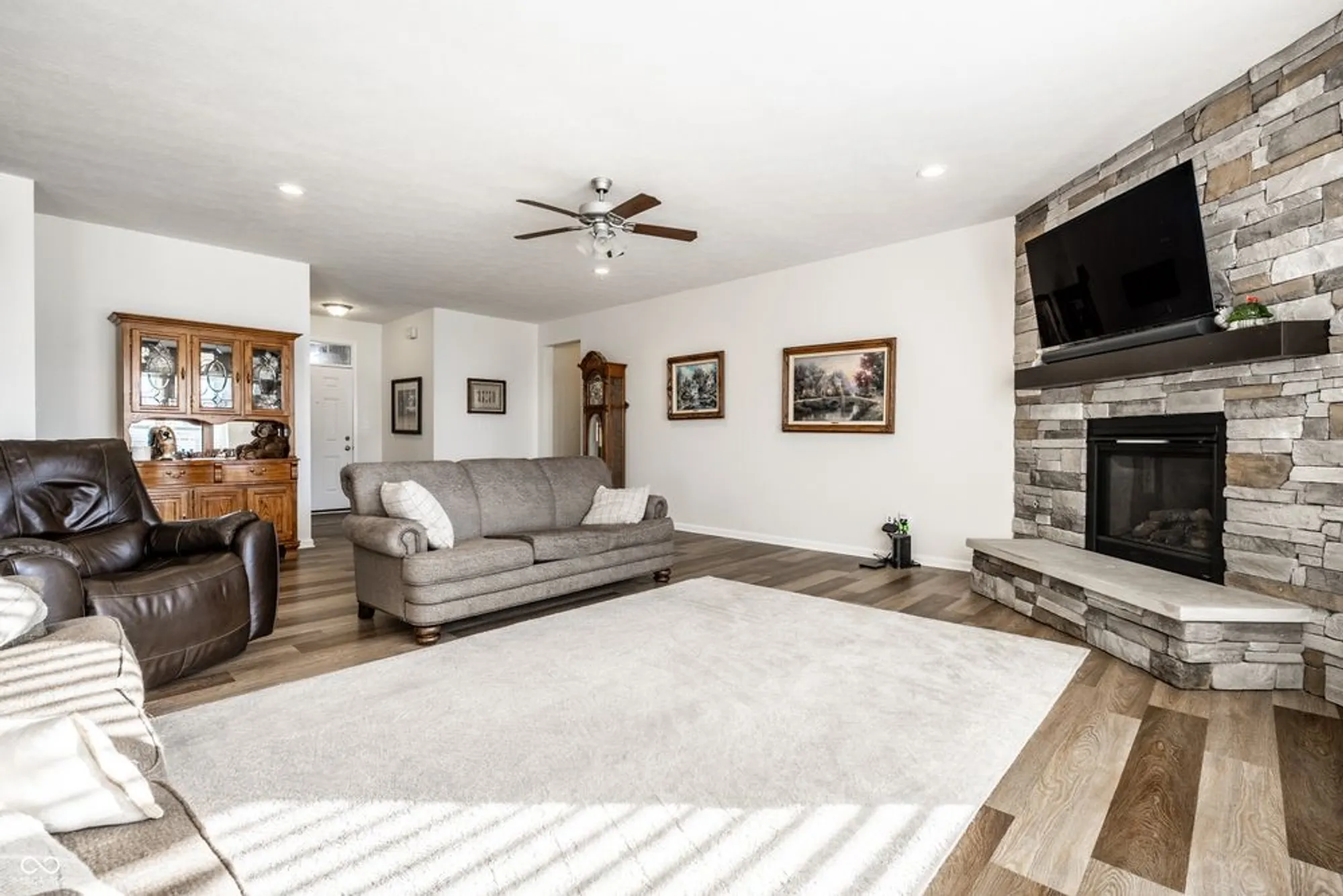 Property Slideshow image 7 of 33 | 11655 flynn pl, Noblesville, IN, 46060