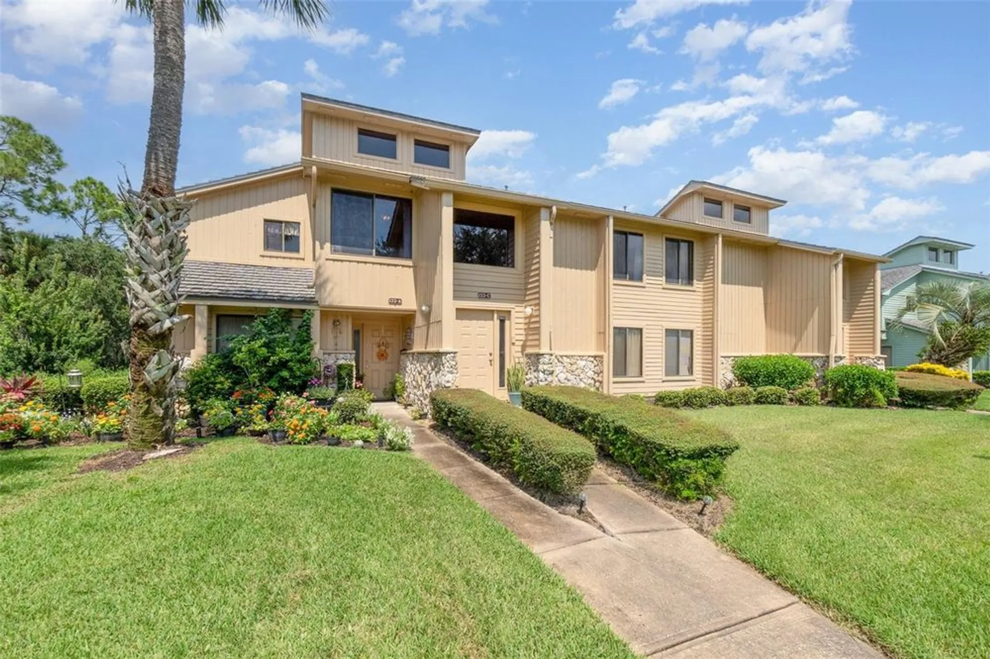 Property Slideshow image 3 of 26 | 133 blue heron dr c, Daytona Beach, FL, 32119