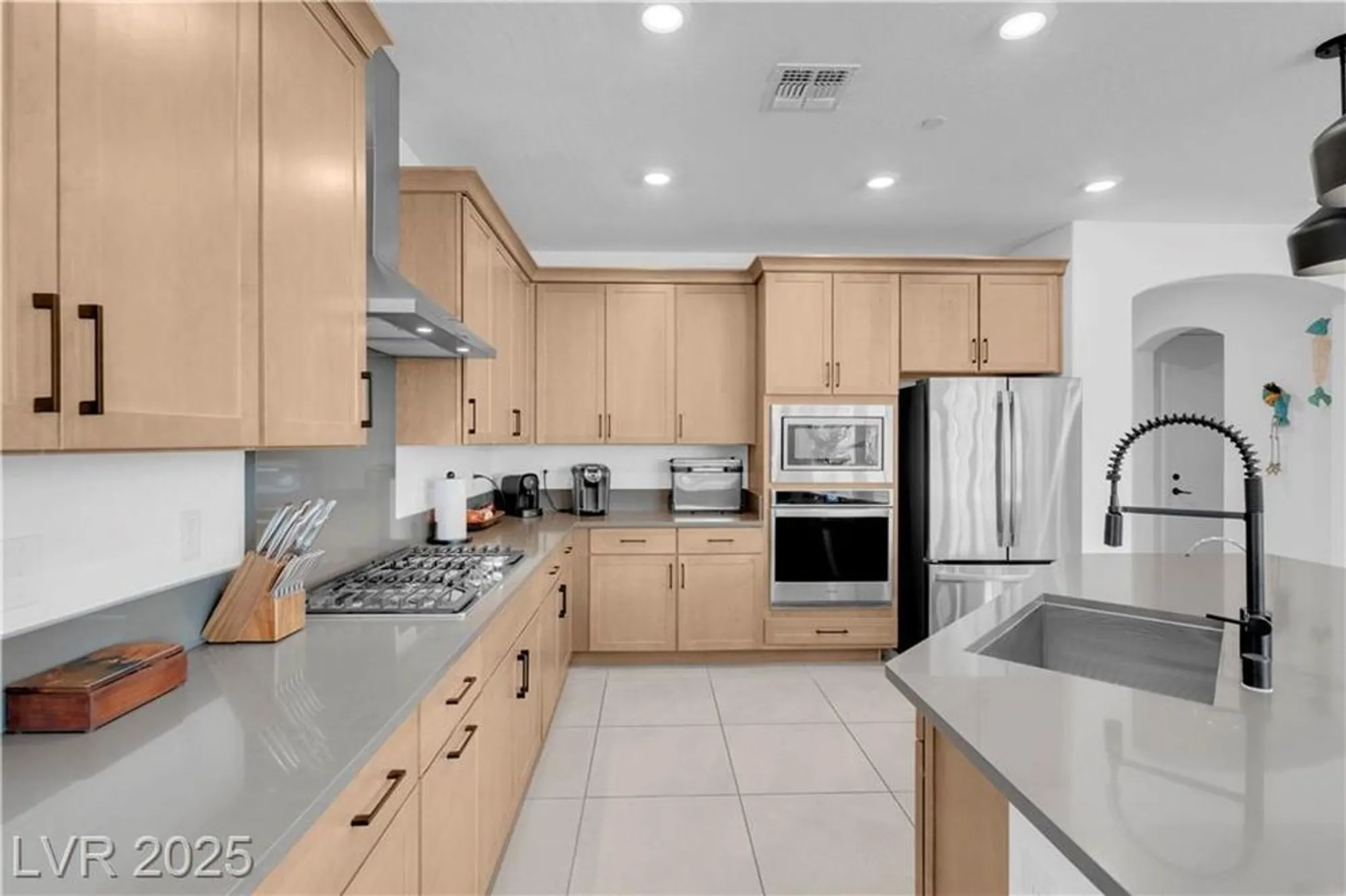 Property Slideshow image 12 of 69 | 124 lake oasis st, Henderson, NV, 89011