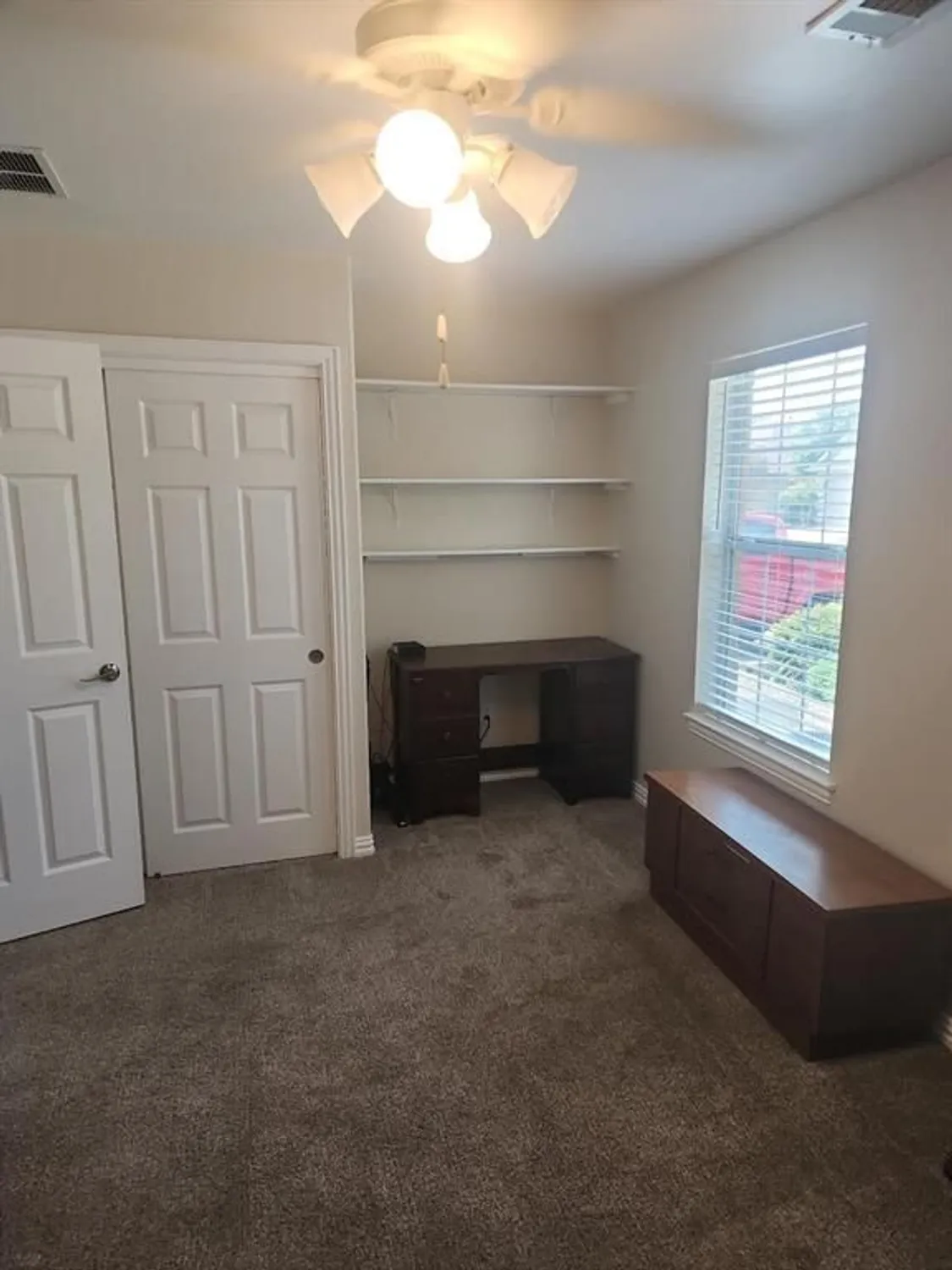 Property Slideshow image 8 of 22 | 9700 applewood trl, Denton, TX, 76207