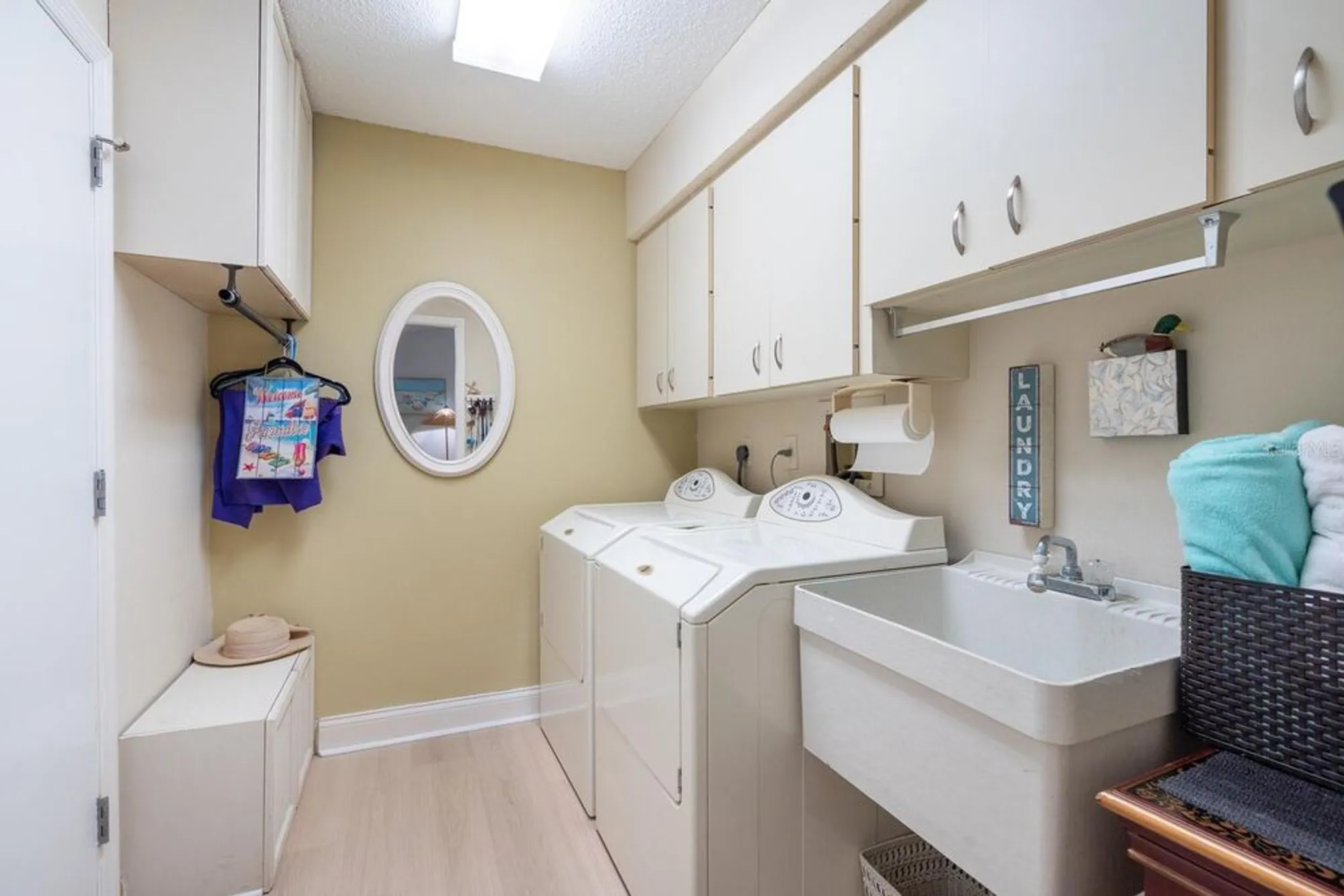 Property Slideshow image 36 of 49 | 4033 wilshire cir 139, Sarasota, FL, 34238