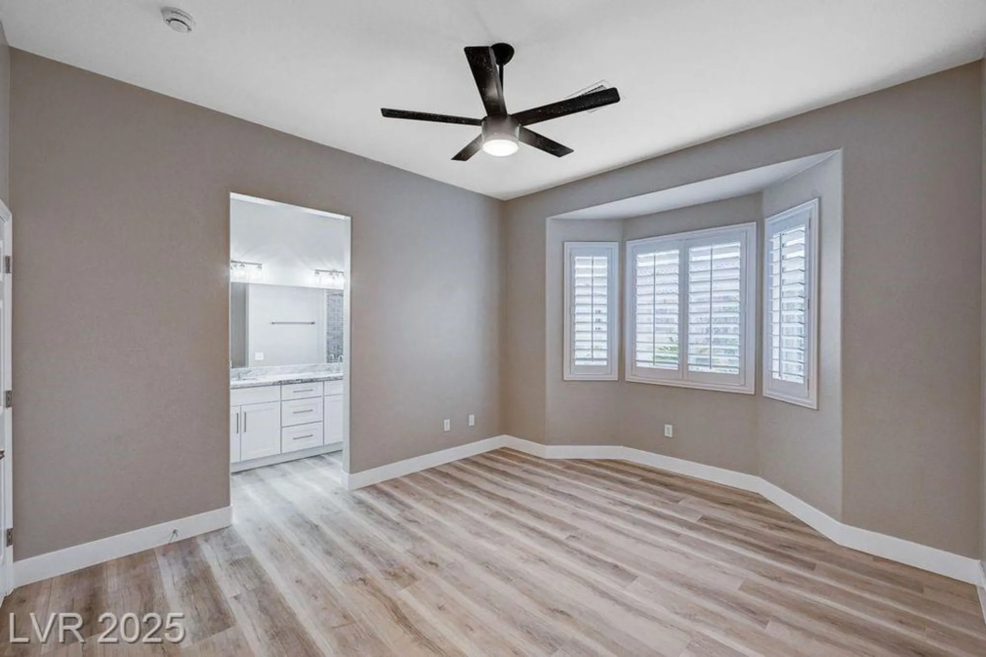 Property Slideshow image 10 of 32 | 10525 findlay ave, Las Vegas, NV, 89134