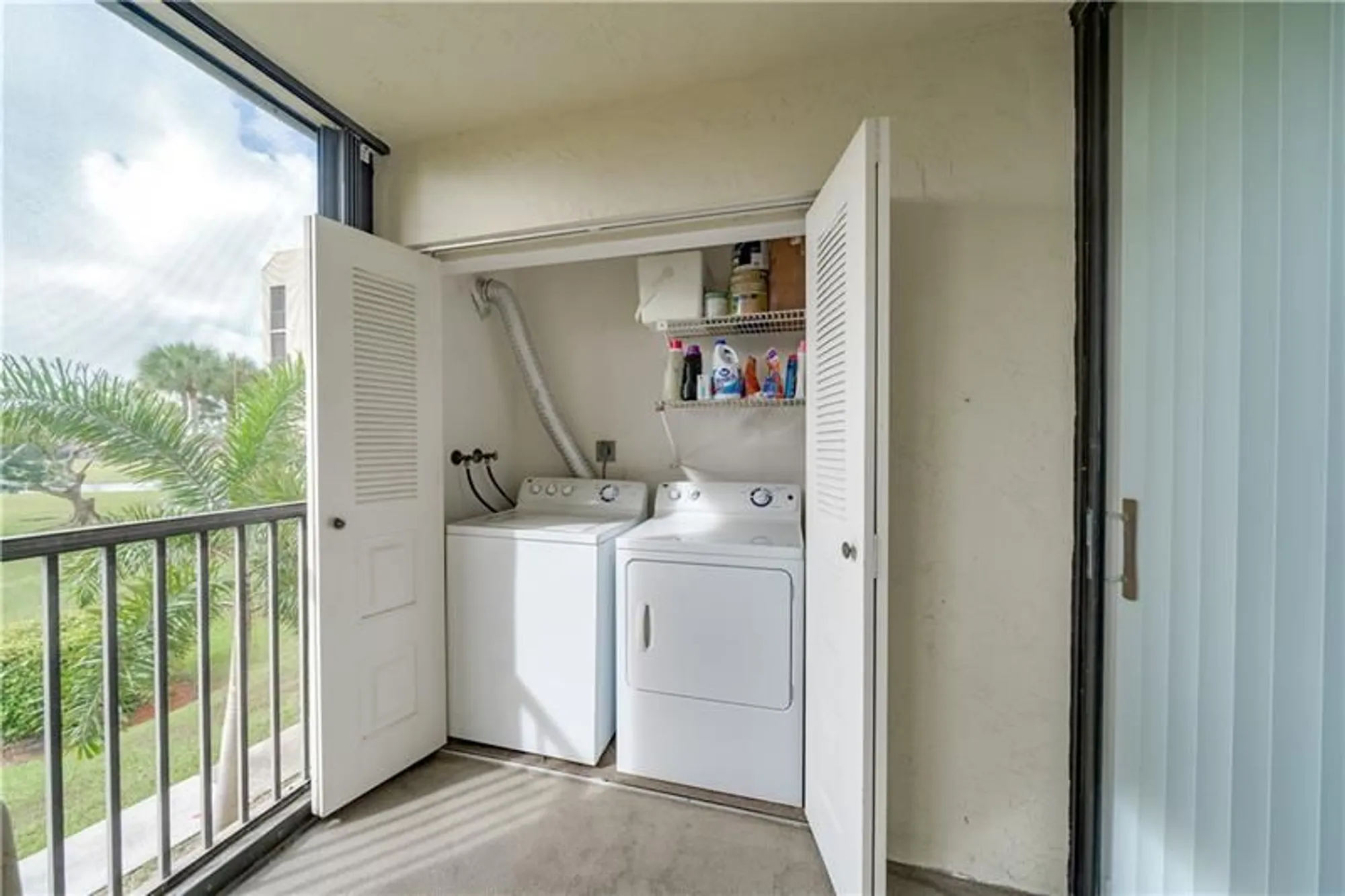 Property Slideshow image 22 of 32 | 3521 environ blvd apt 209, Lauderhill, FL, 33319