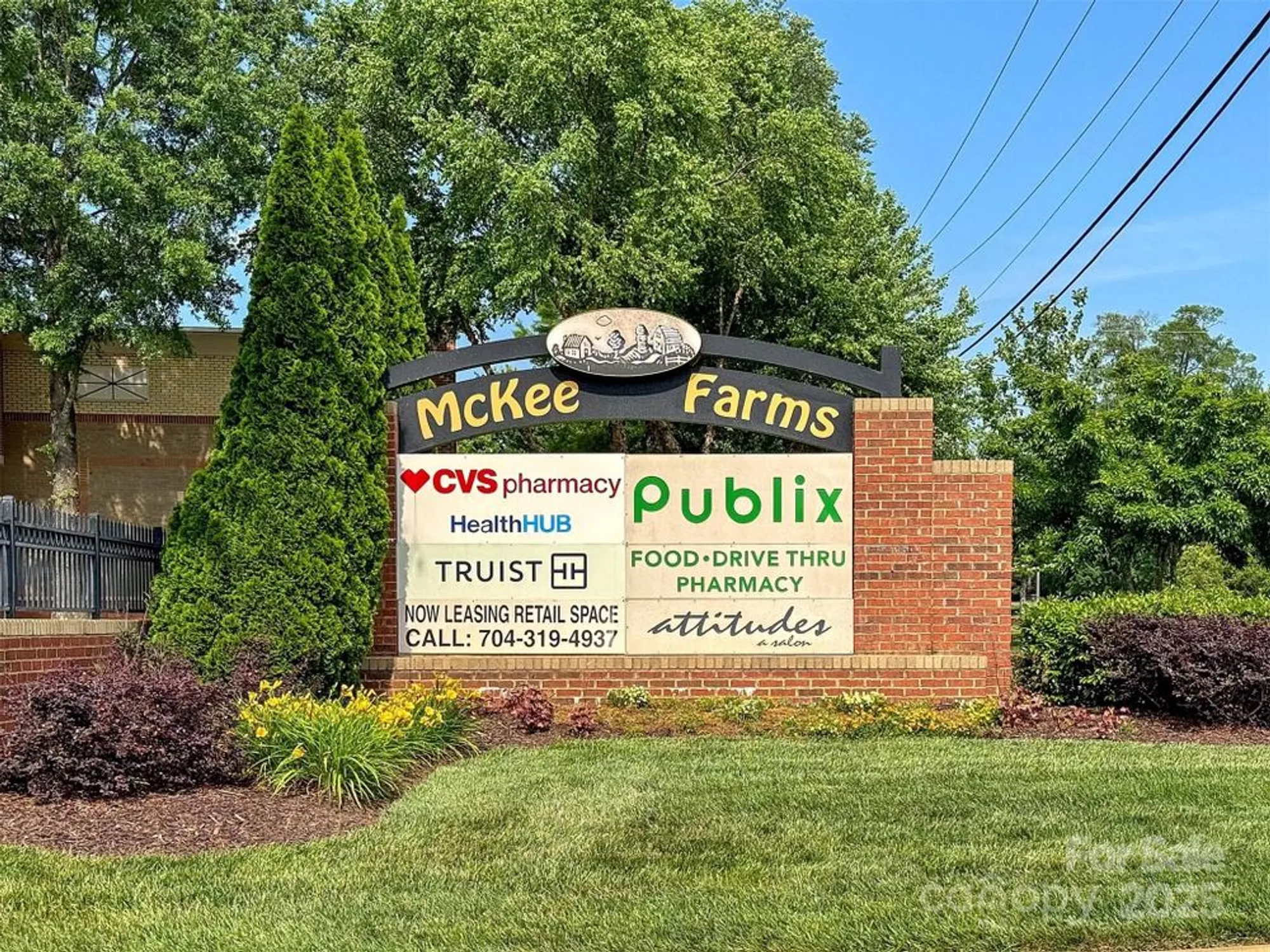 Property Slideshow image 38 of 46 | 4423 parkgate dr, Matthews, NC, 28105