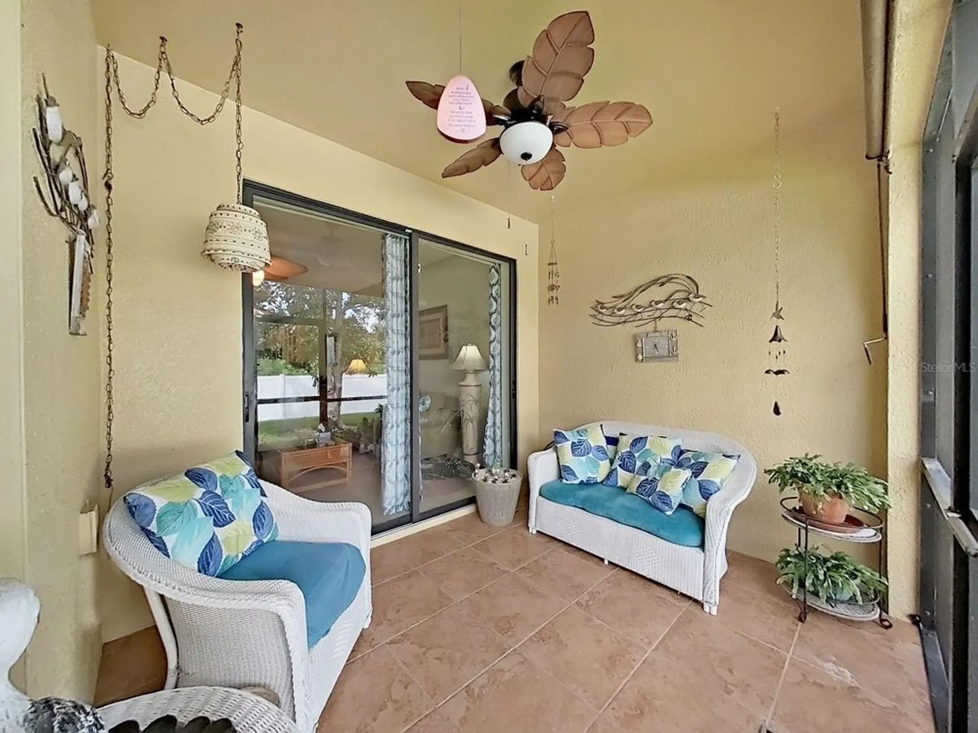 Property Slideshow image 33 of 100 | 303 bluewater falls ct, Apollo Beach, FL, 33572