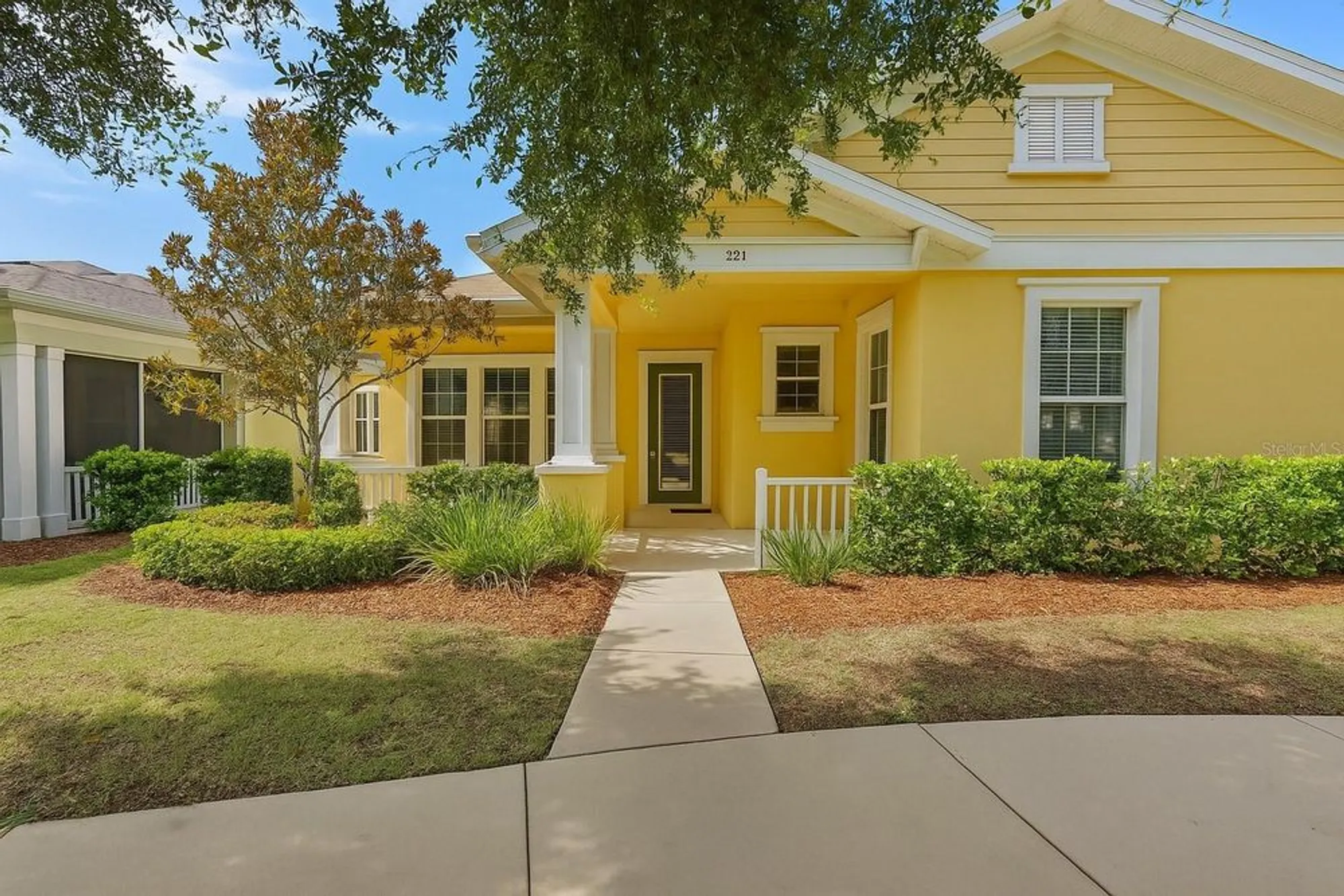 Property Slideshow image 1 of 35 | 221 sunset crest ct, Apollo Beach, FL, 33572