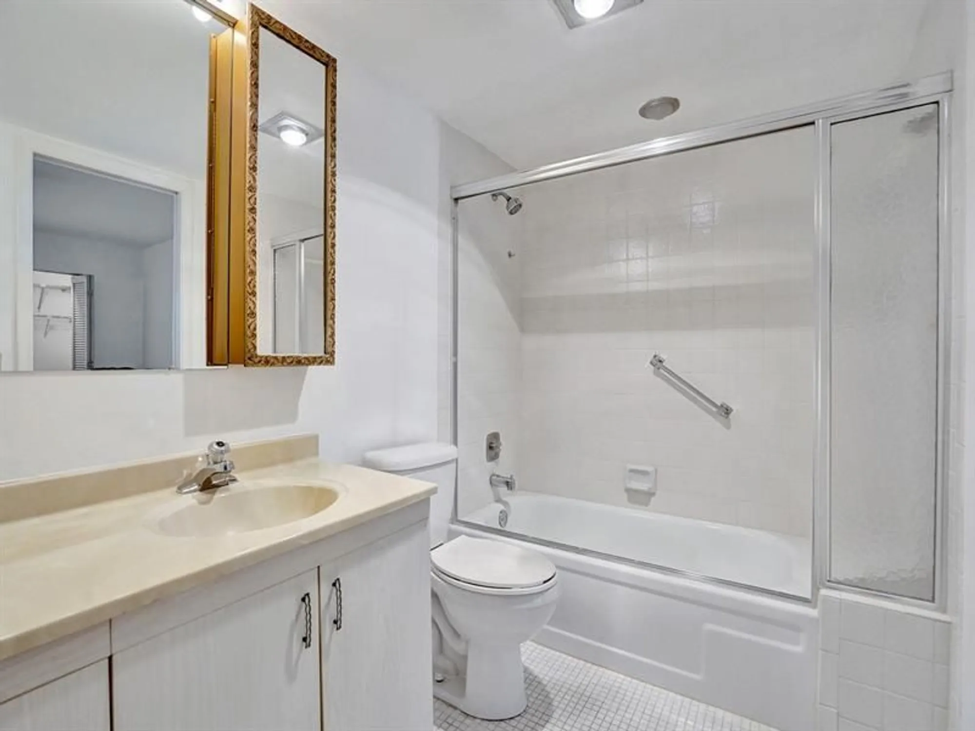 Property Slideshow image 33 of 64 | 3002 portofino isle c3, Coconut Creek, FL, 33066