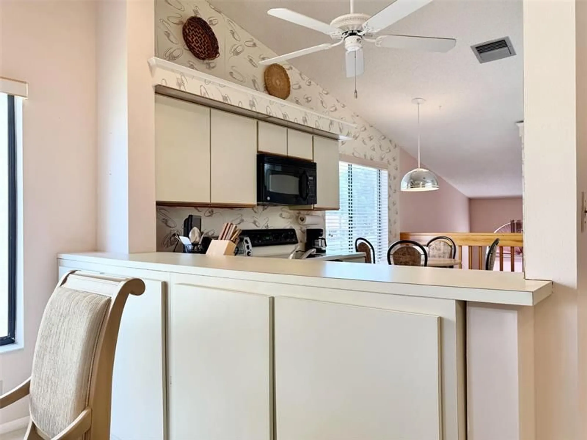 Property Slideshow image 12 of 36 | 10851 palm lake ave 202, Boynton Beach, FL, 33437