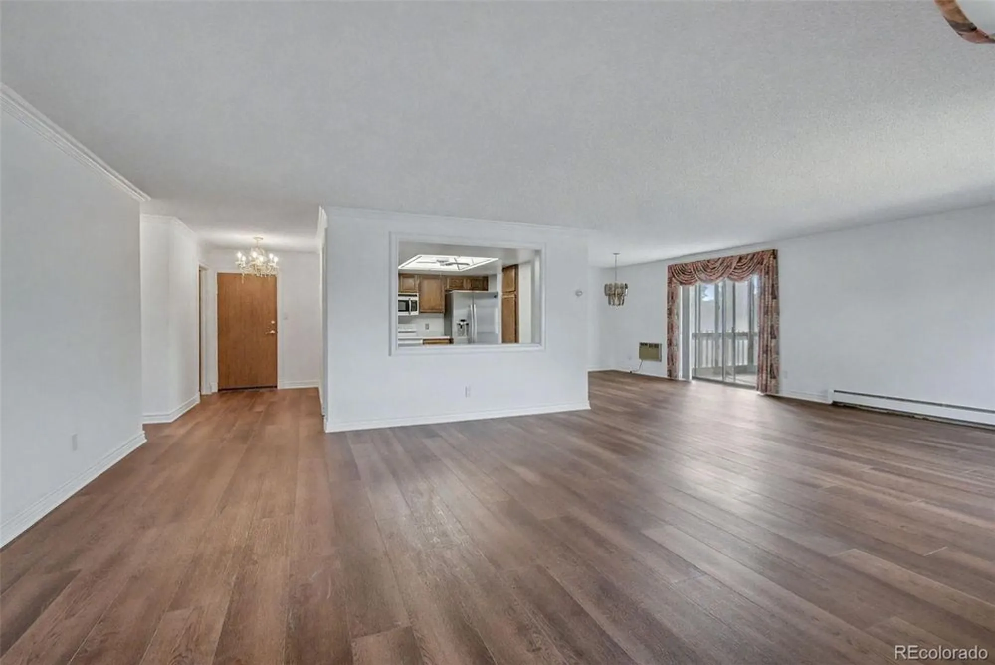 Property Slideshow image 4 of 50 | 14390 e marina dr 302, Aurora, CO, 80014