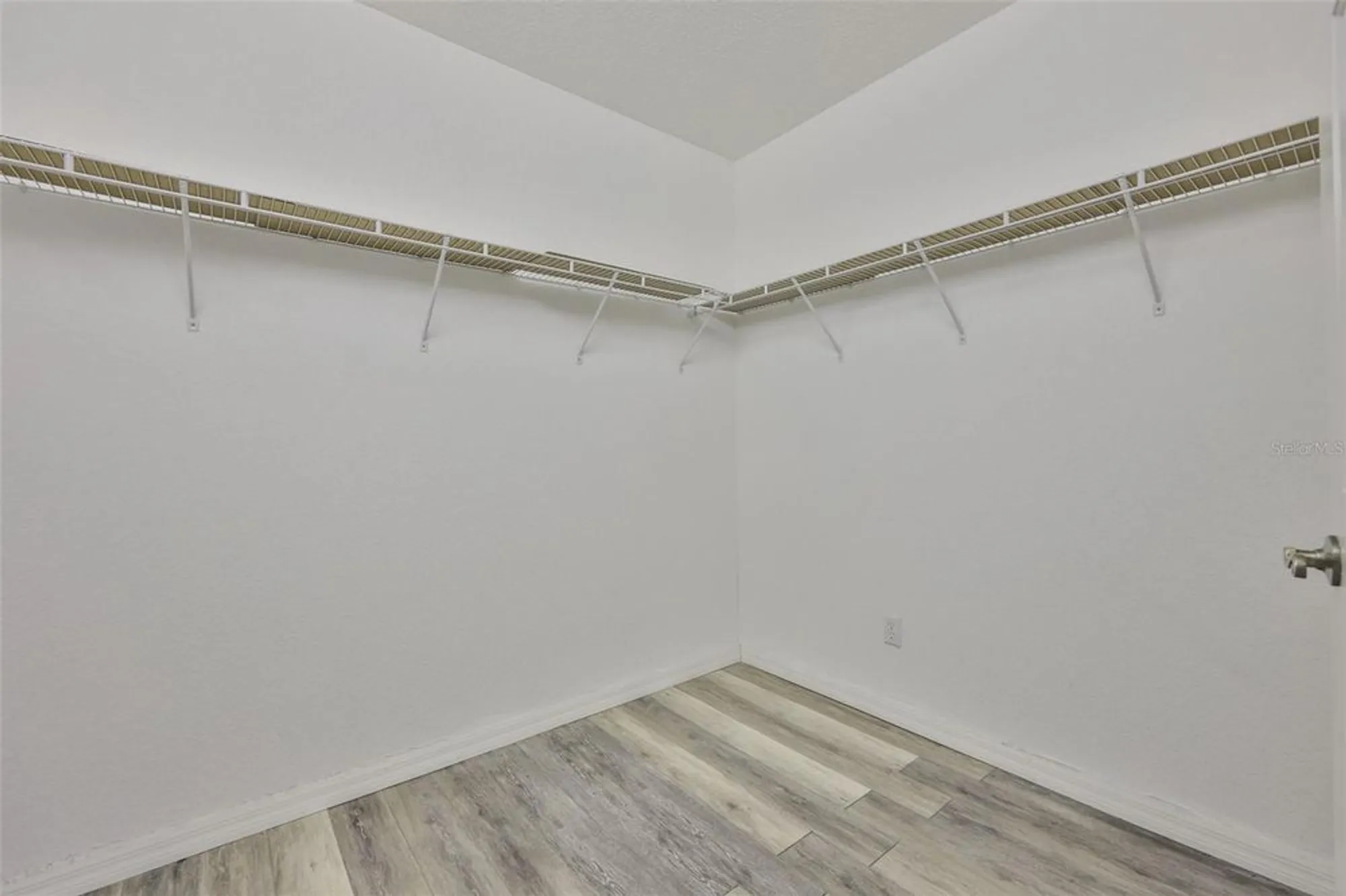 Property Slideshow image 27 of 53 | 1324 emerald dunes dr, Sun City Center, FL, 33573