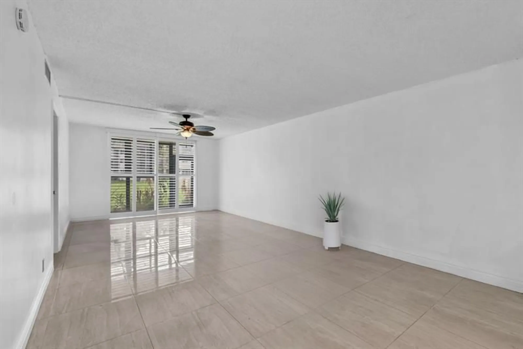 Property Slideshow image 22 of 50 | 8941 s hollybrook blvd apt 104, Pembroke Pines, FL, 33025