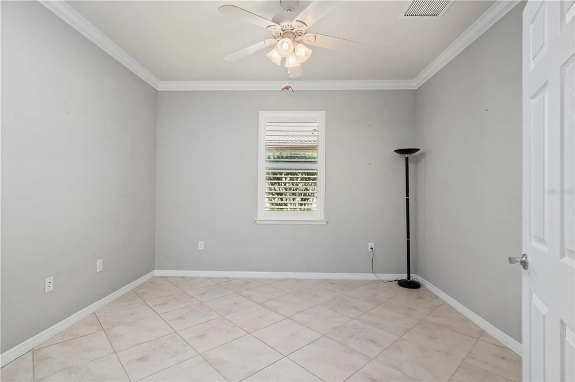 Property Slideshow image 10 of 50 | 2427 daisy dr, North Port, FL, 34289