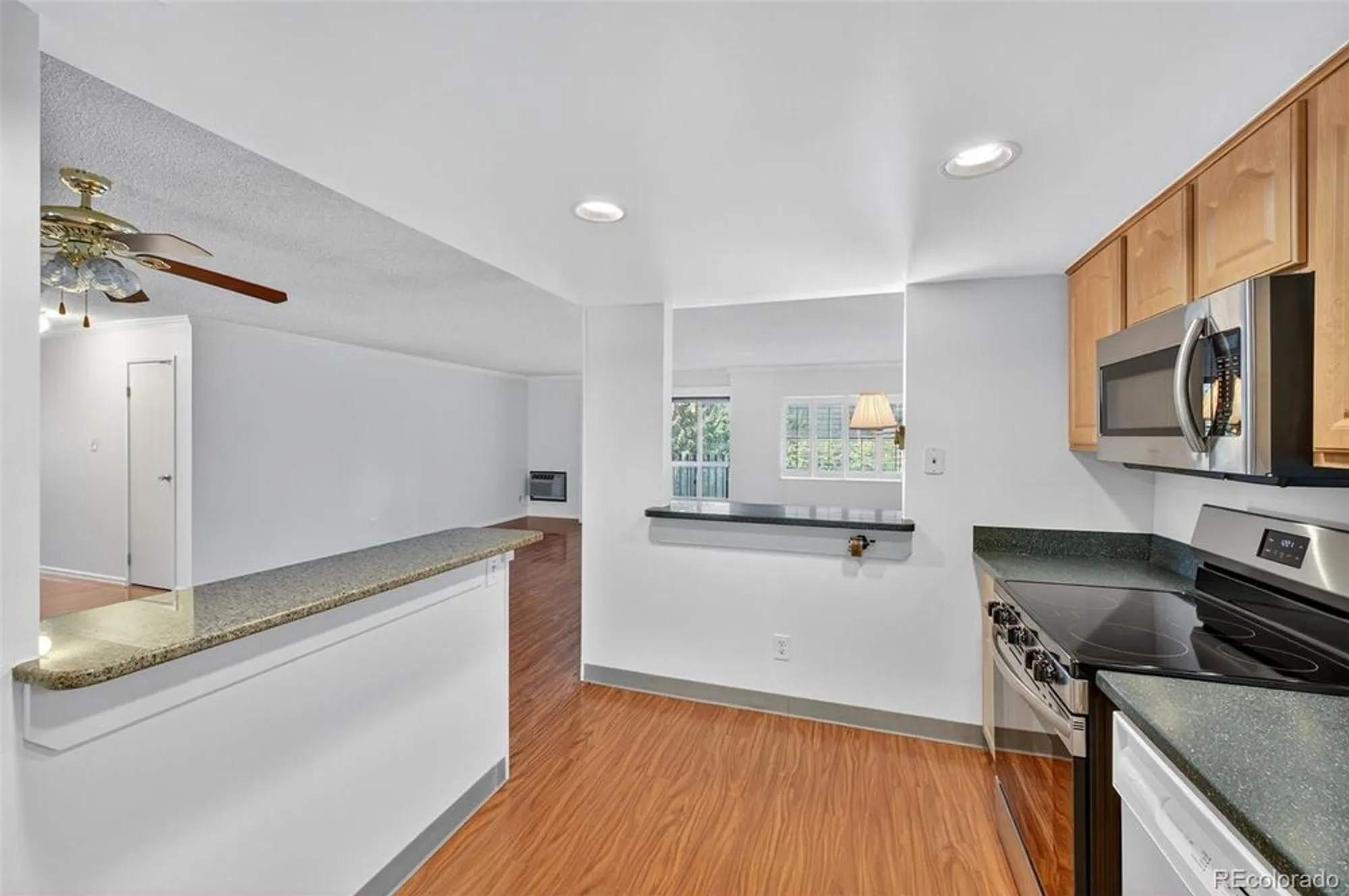 Property Slideshow image 11 of 41 | 13691 e marina dr 412, Aurora, CO, 80014