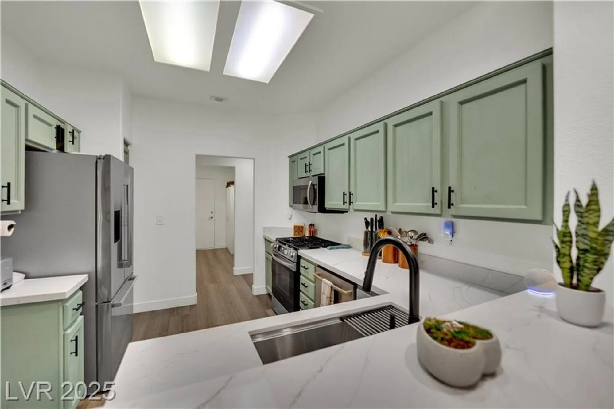 Property Slideshow image 12 of 28 | 2409 indigo valley st, Las Vegas, NV, 89134