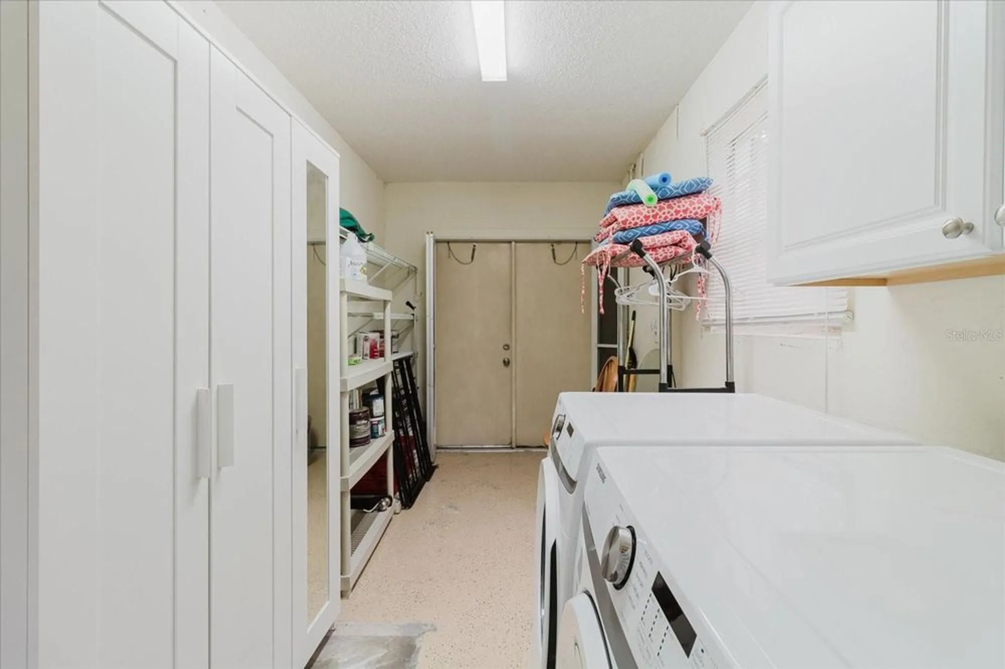 Property Slideshow image 38 of 63 | 2209 grenadier dr, Sun City Center, FL, 33573