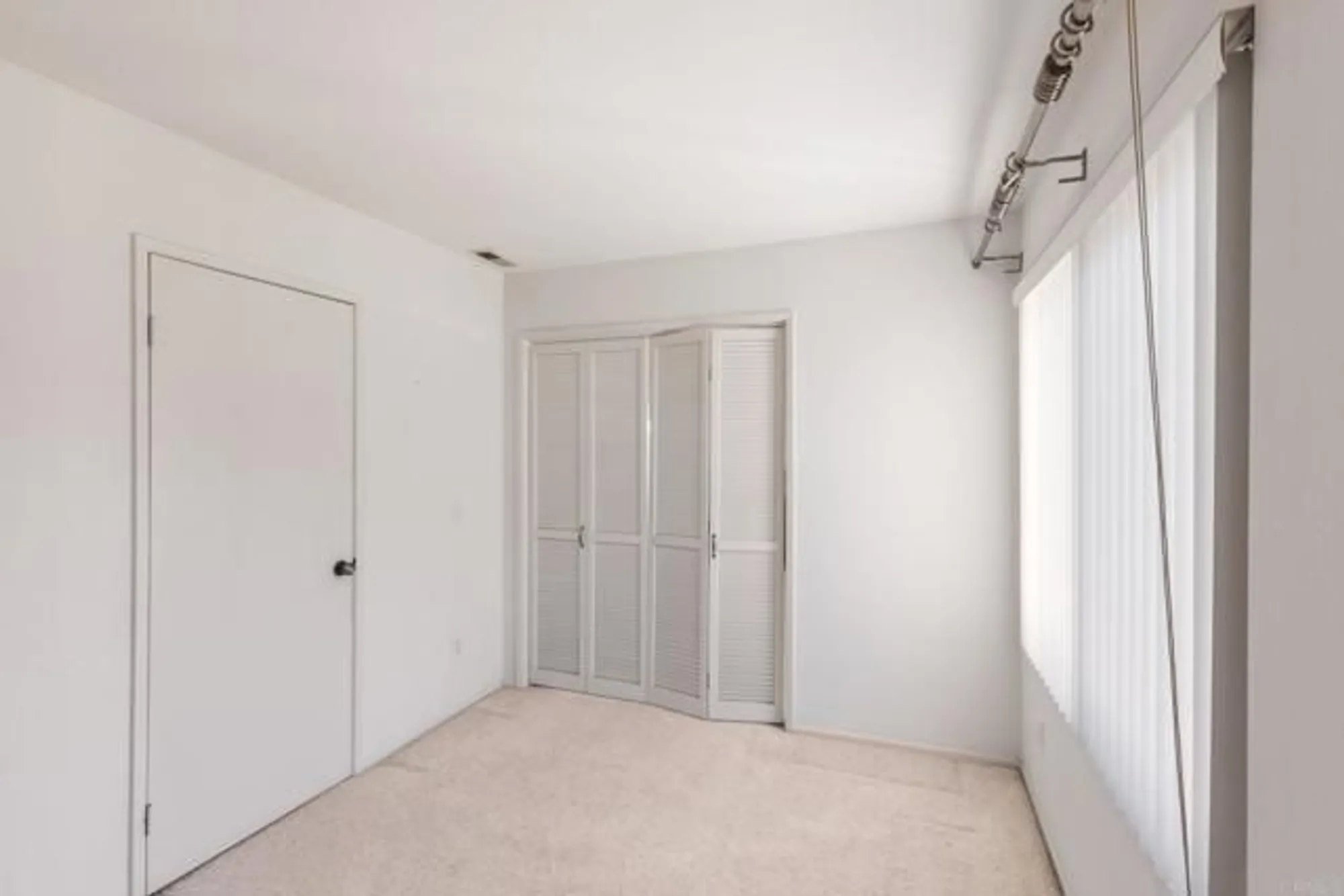 Property Slideshow image 9 of 29 | 1926 springdale ln, Encinitas, CA, 92024