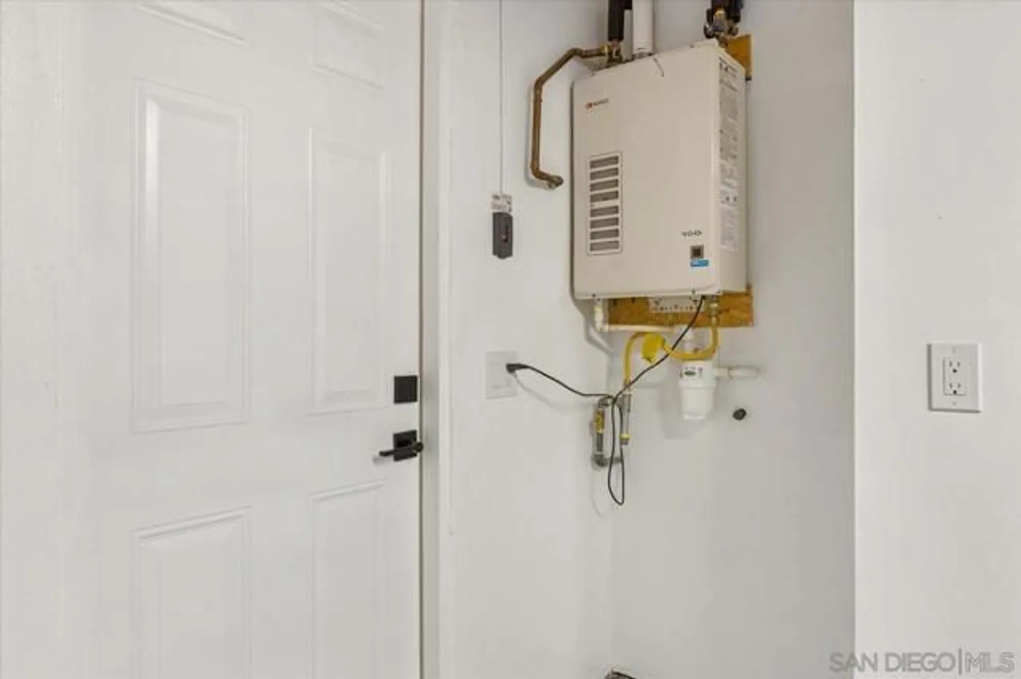 Property Slideshow image 19 of 32 | 4617 westridge dr, Oceanside, CA, 92056