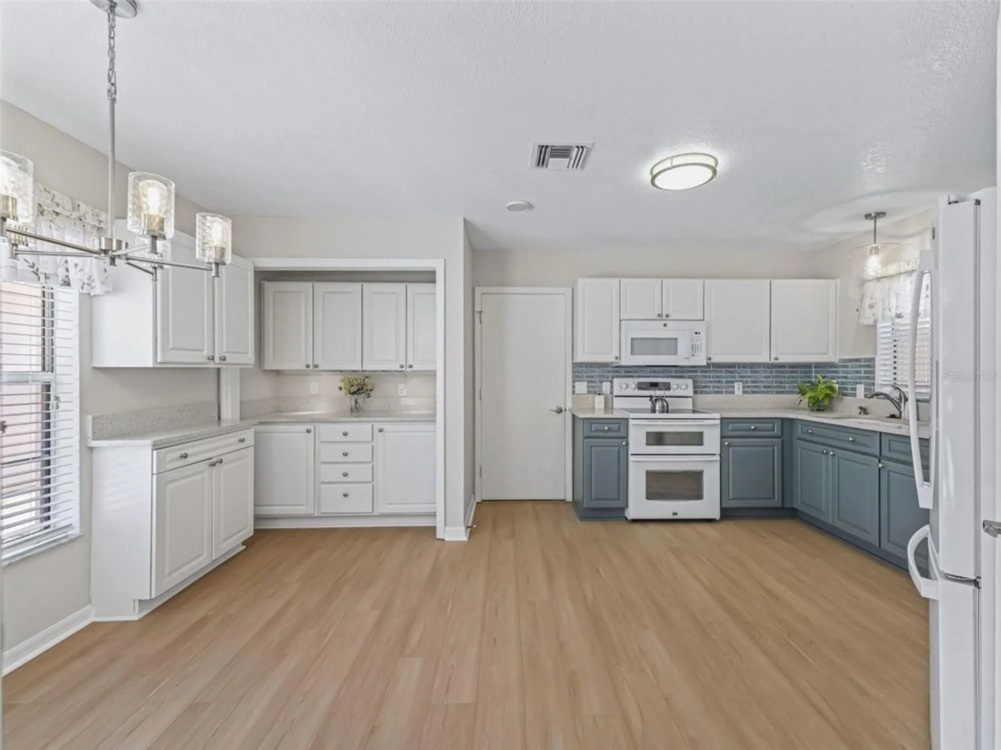 Property Slideshow image 7 of 31 | 1305 santa maria ave, The Villages, FL, 32159