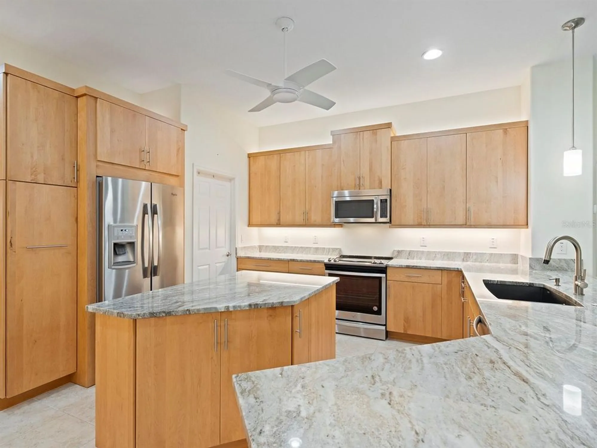 Property Slideshow image 17 of 53 | 8348 bridgeport bay cir, Mount Dora, FL, 32757
