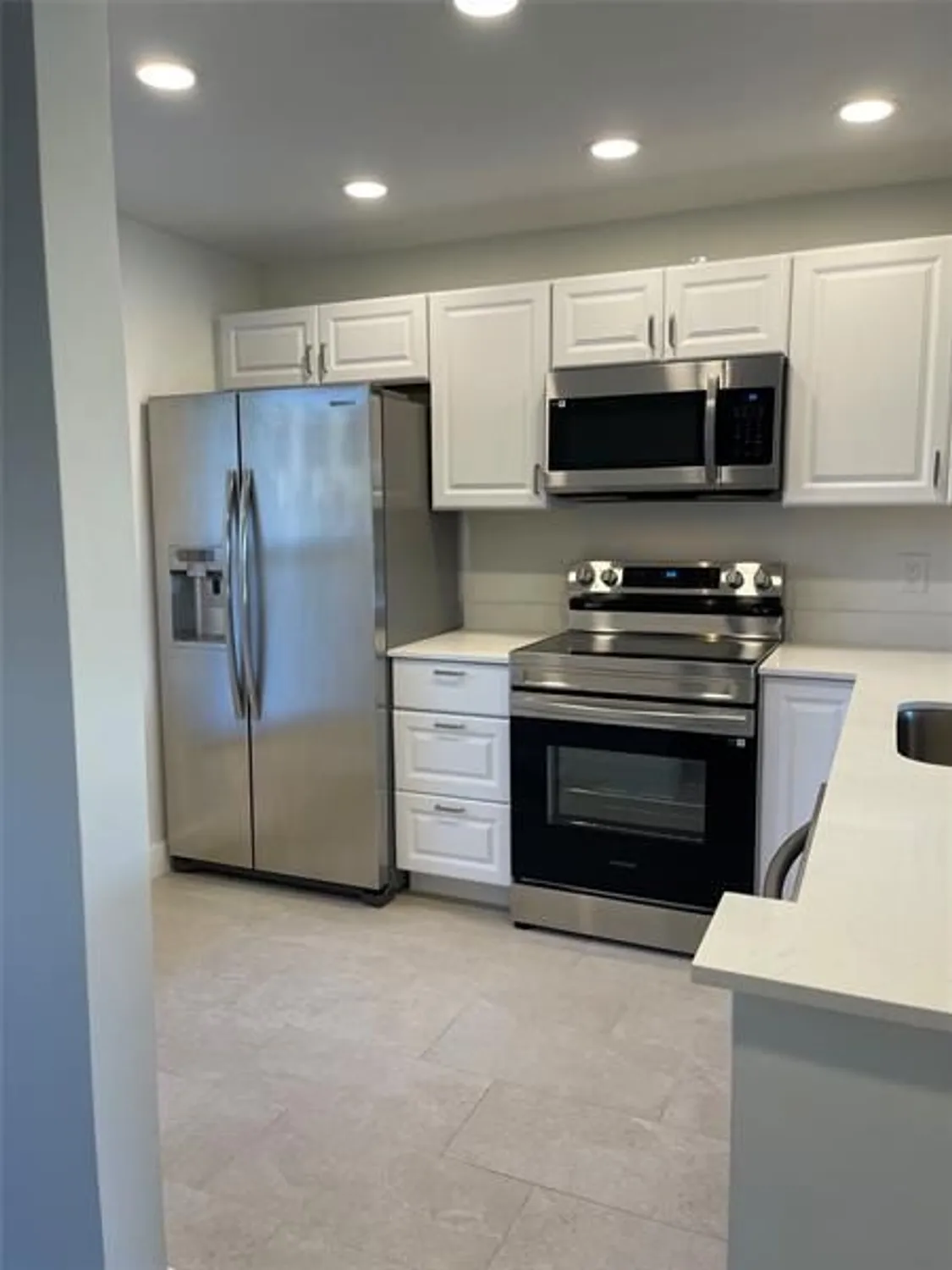 Property Slideshow image 6 of 27 | 5890 nw 64th ave apt 103, Fort Lauderdale, FL, 33319