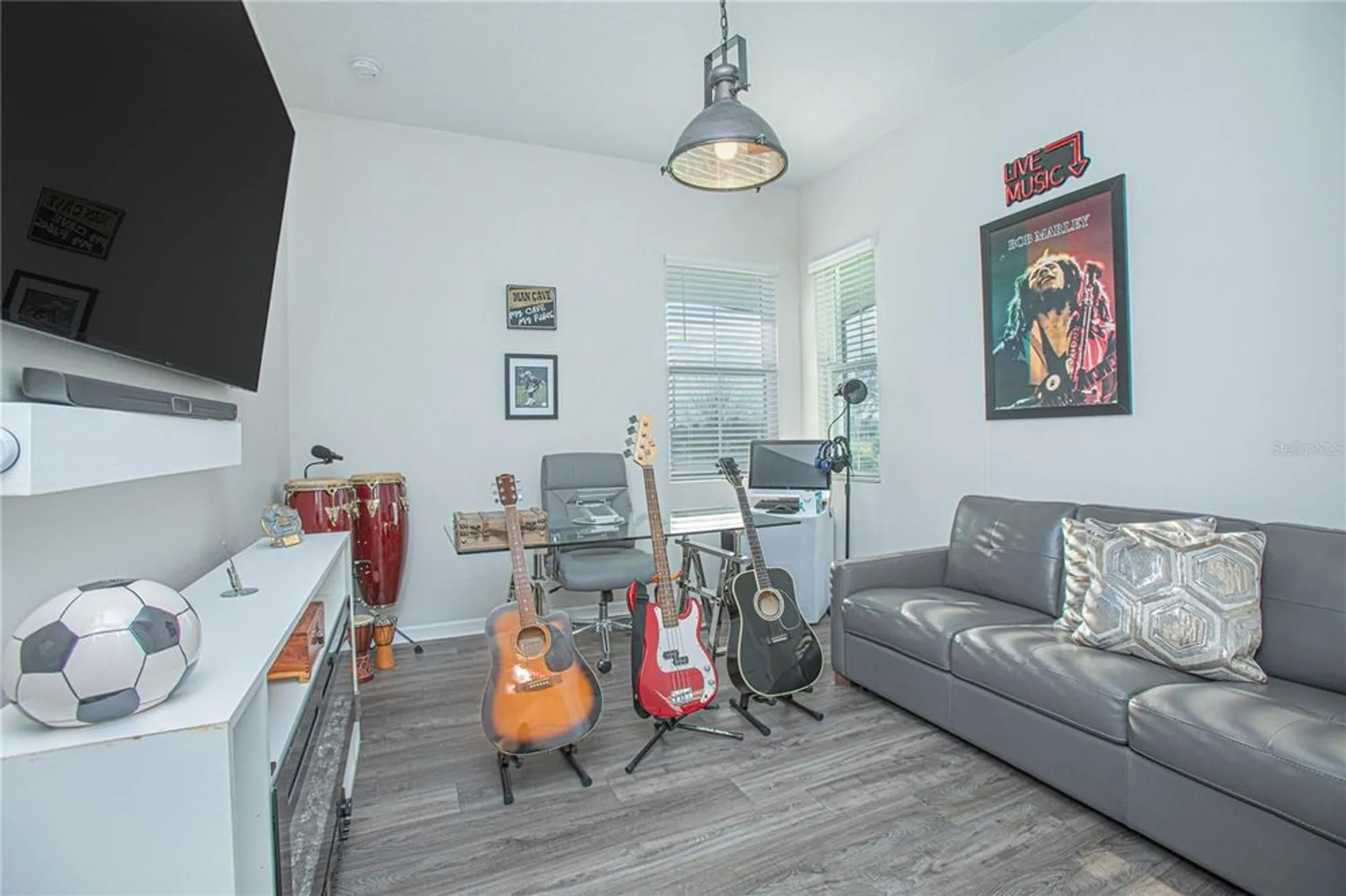 Property Slideshow image 22 of 48 | 1987 key bay trl, Kissimmee, FL, 34747