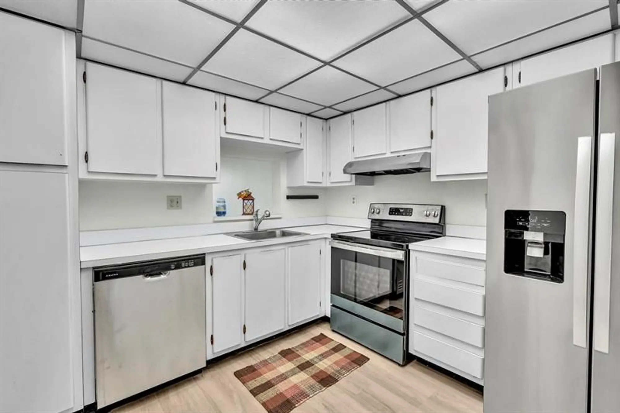 Property Slideshow image 8 of 48 | 6351 n university dr 324, Tamarac, FL, 33321