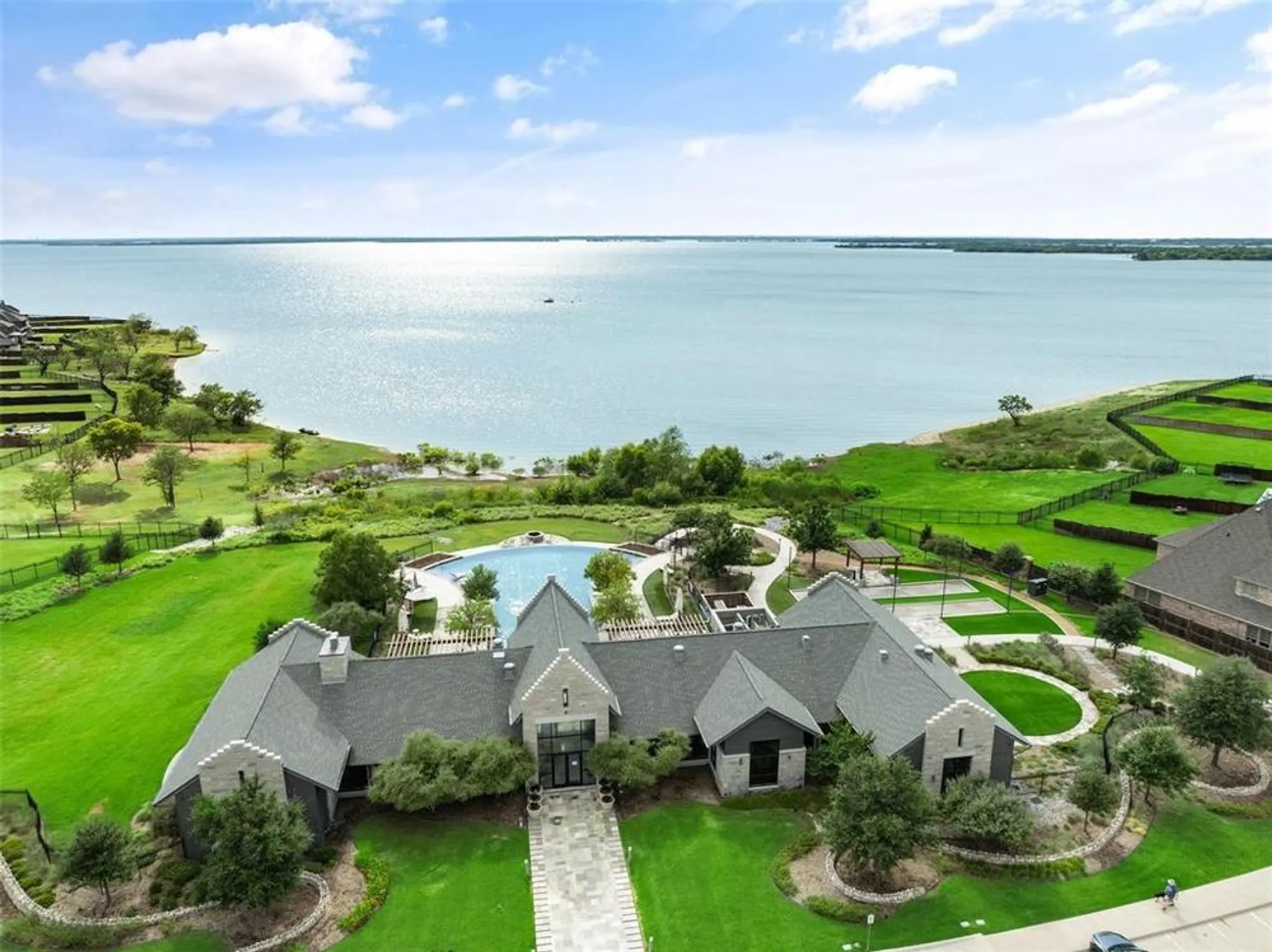 Property Slideshow image 28 of 31 | 8120 isle of skye, Lewisville, TX, 75056
