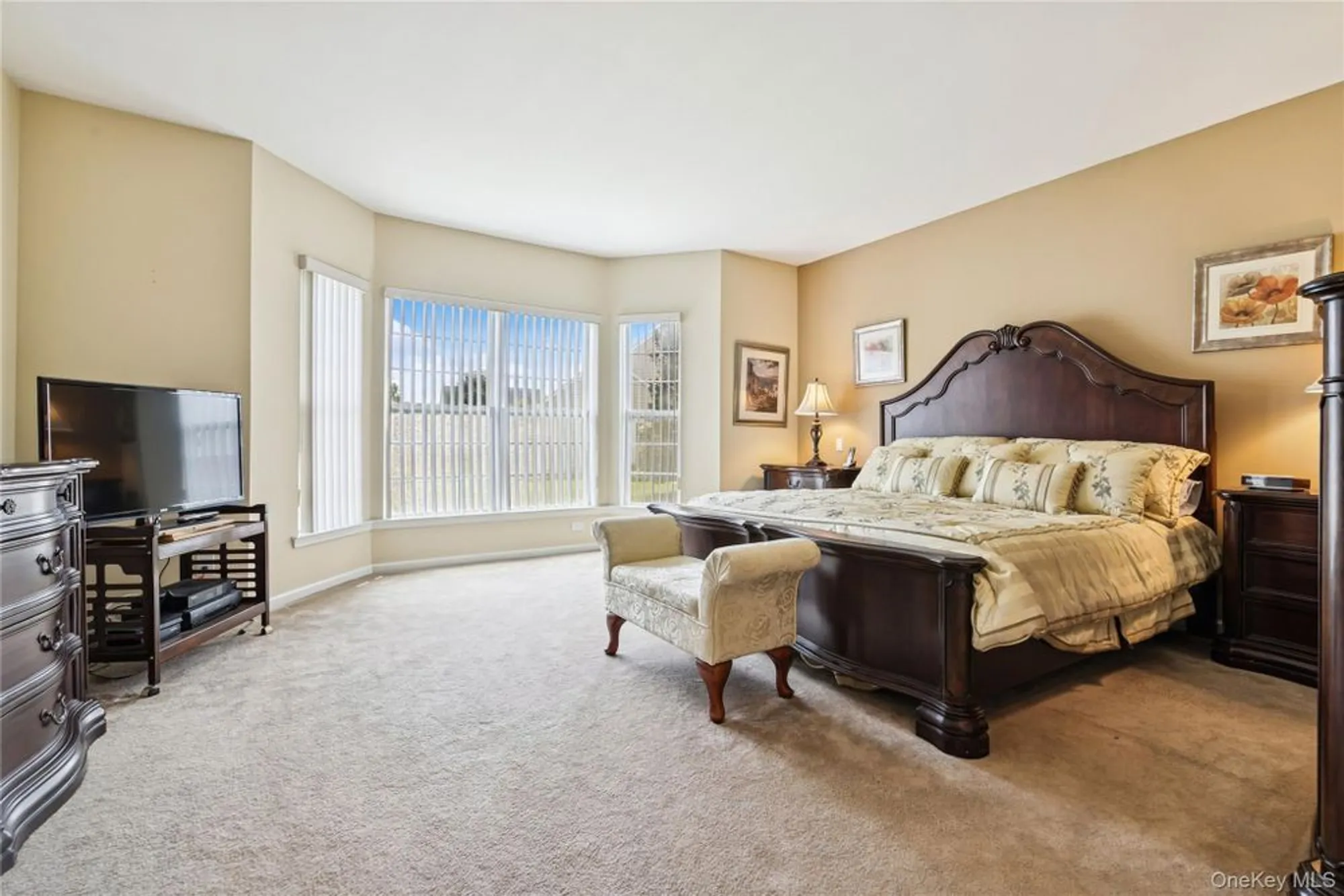 Property Slideshow image 22 of 40 | 109 louden loop, Mount Sinai, NY, 11766