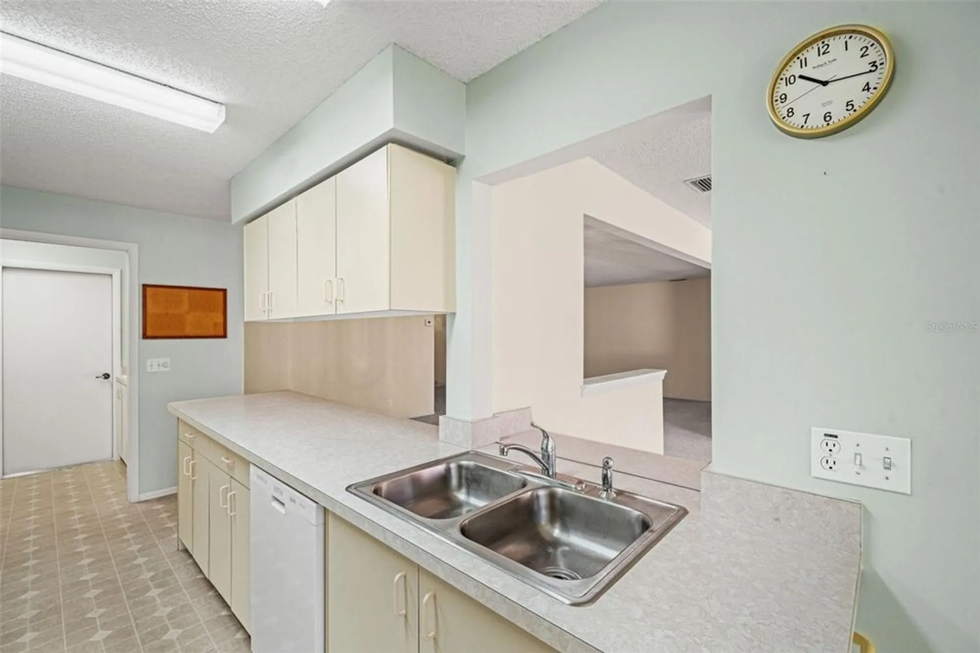 Property Slideshow image 19 of 62 | 3108 appleblossom trl, Spring Hill, FL, 34606