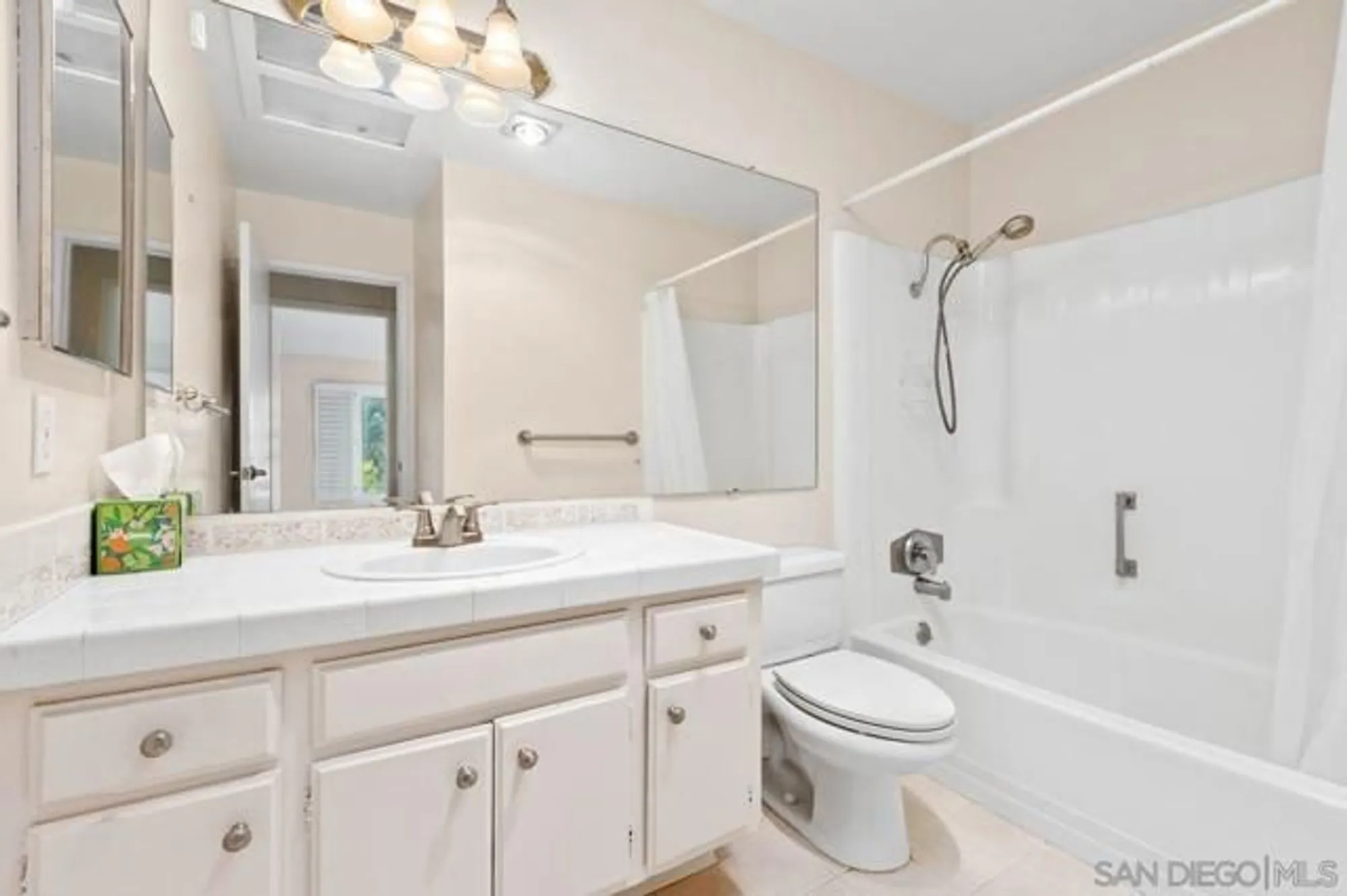 Property Slideshow image 27 of 39 | 17465 plaza animado 147, San Diego, CA, 92128