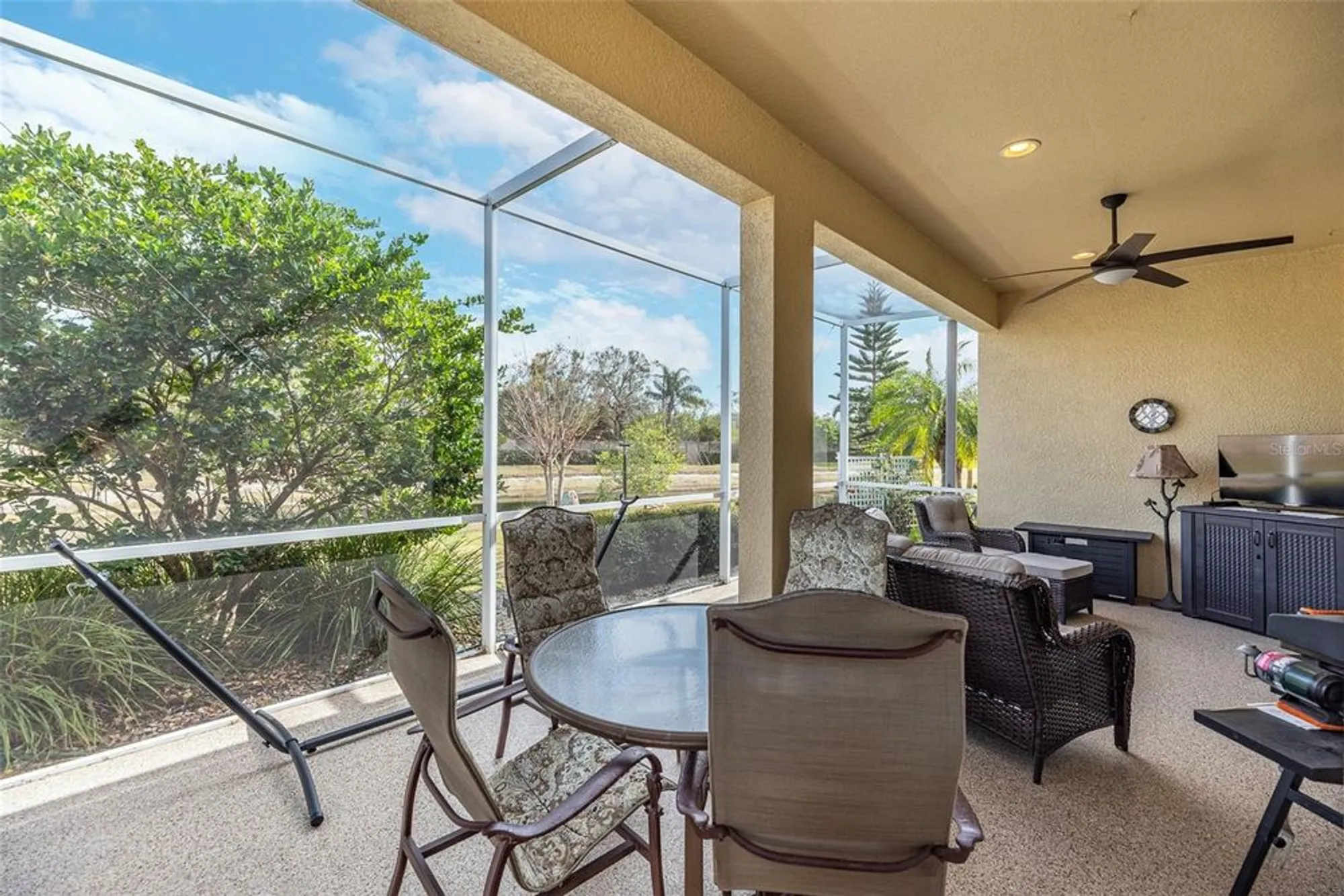 Property Slideshow image 24 of 35 | 1649 emerald dunes dr, Sun City Center, FL, 33573