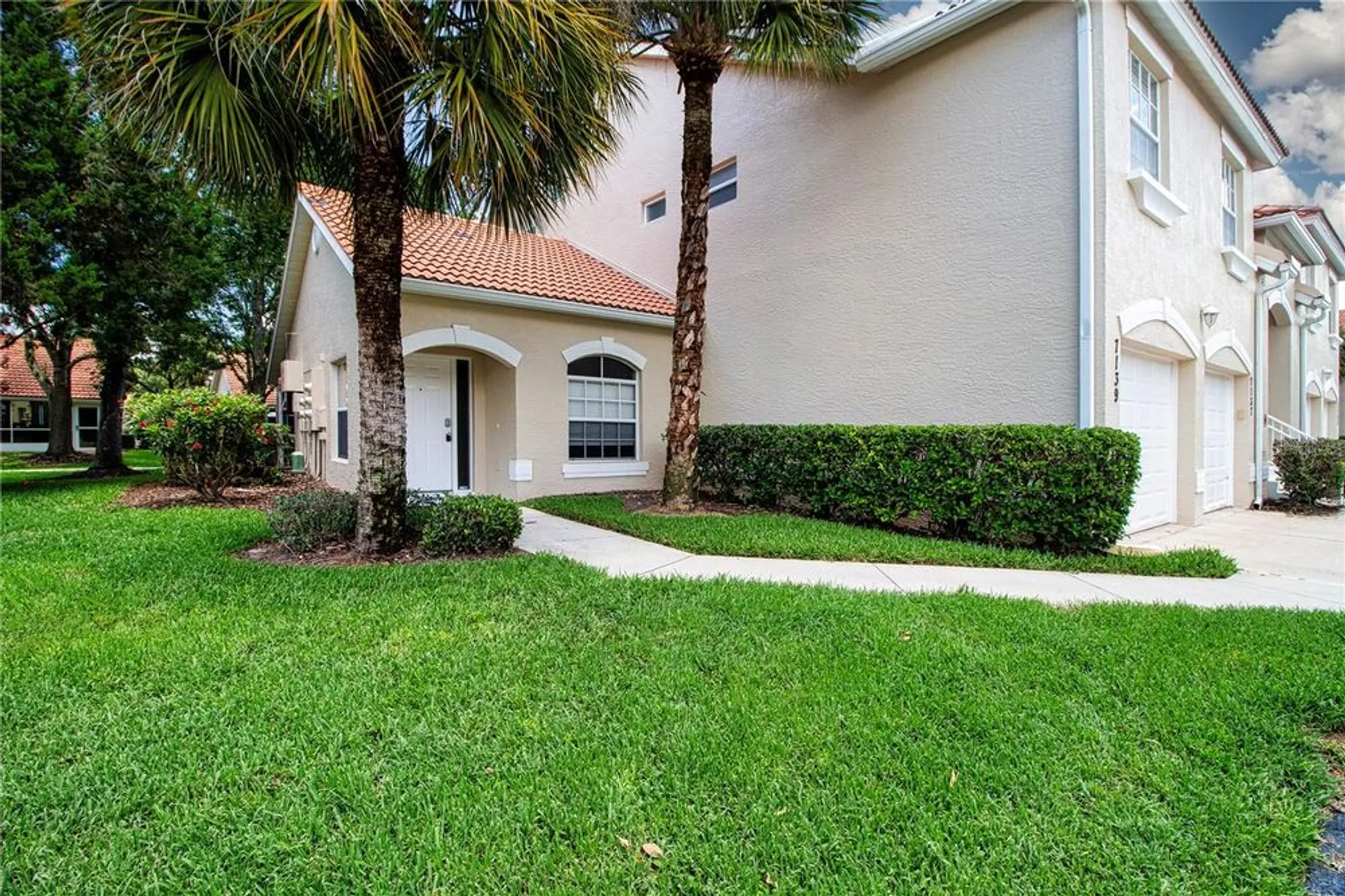 Property Slideshow image 4 of 37 | 7139 cedar hollow cir # 101, Bradenton, FL, 34203