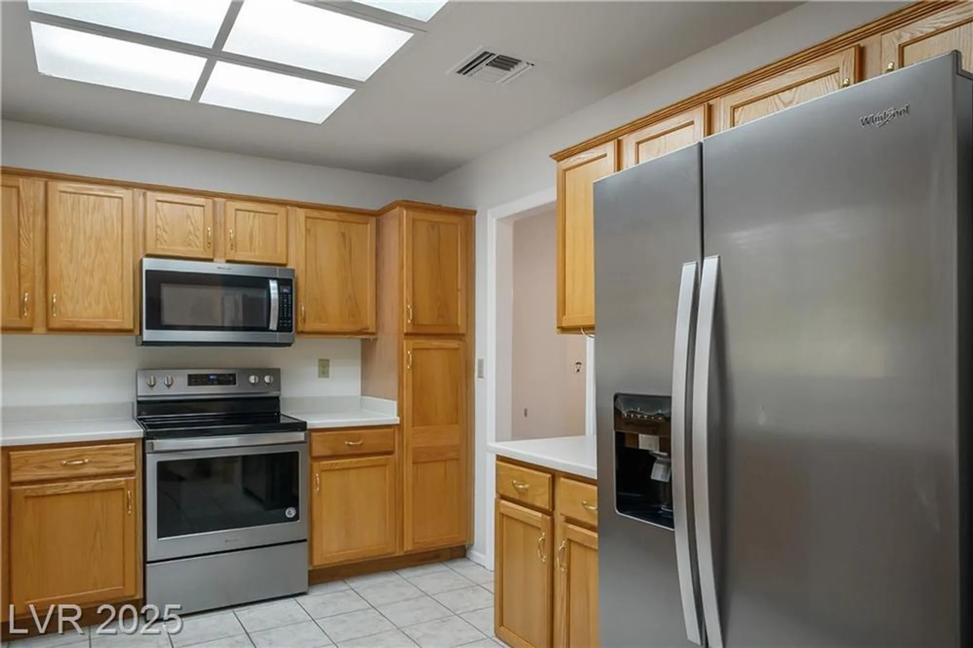 Property Slideshow image 8 of 27 | 2413 totem pole ct, Las Vegas, NV, 89134