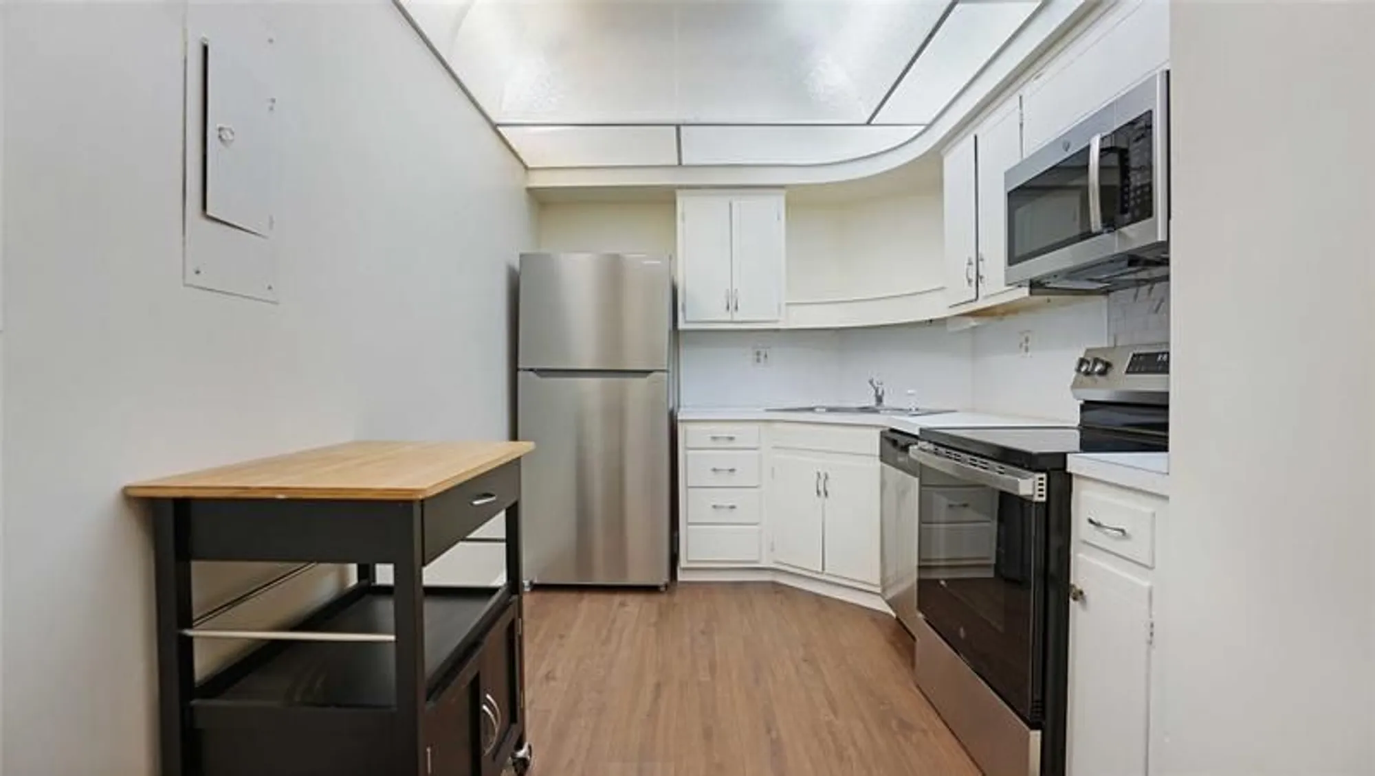 Property Slideshow image 16 of 49 | 3333 ne 34th st 109, Fort Lauderdale, FL, 33308