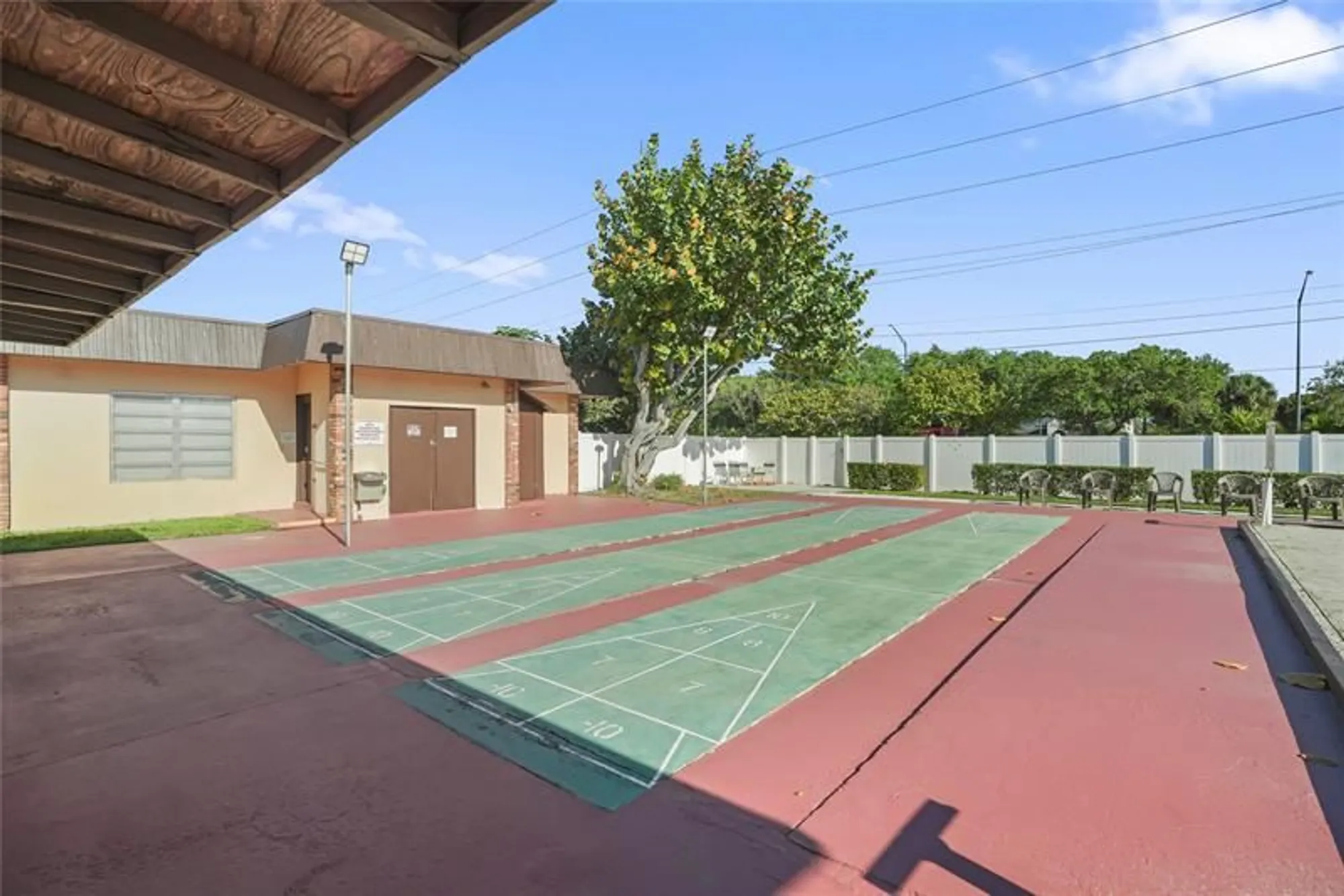 Property Slideshow image 27 of 43 | 3001 nw 46th ave 404, Lauderdale Lakes, FL, 33313