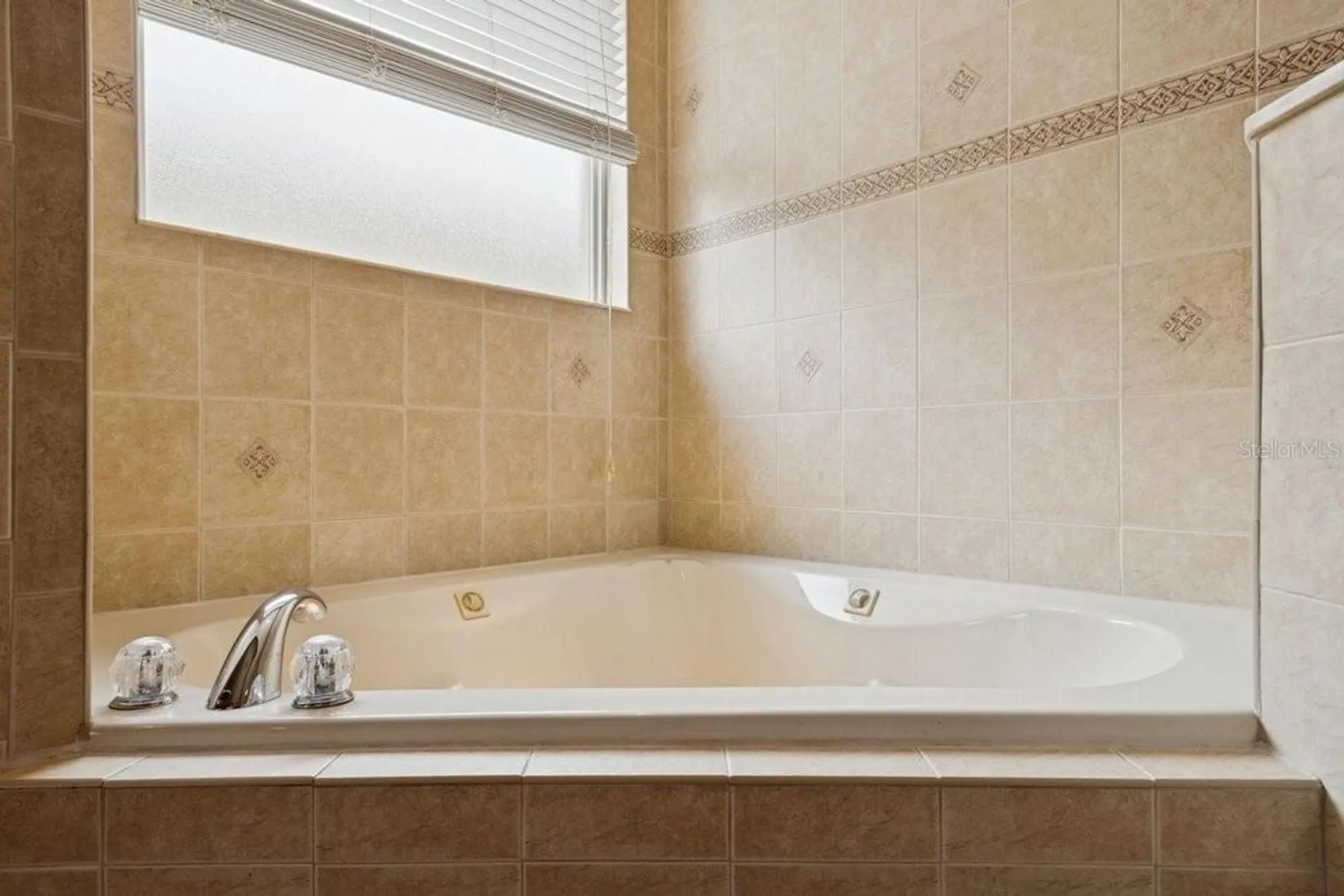 Property Slideshow image 25 of 44 | 902 heron point cir, Deland, FL, 32724