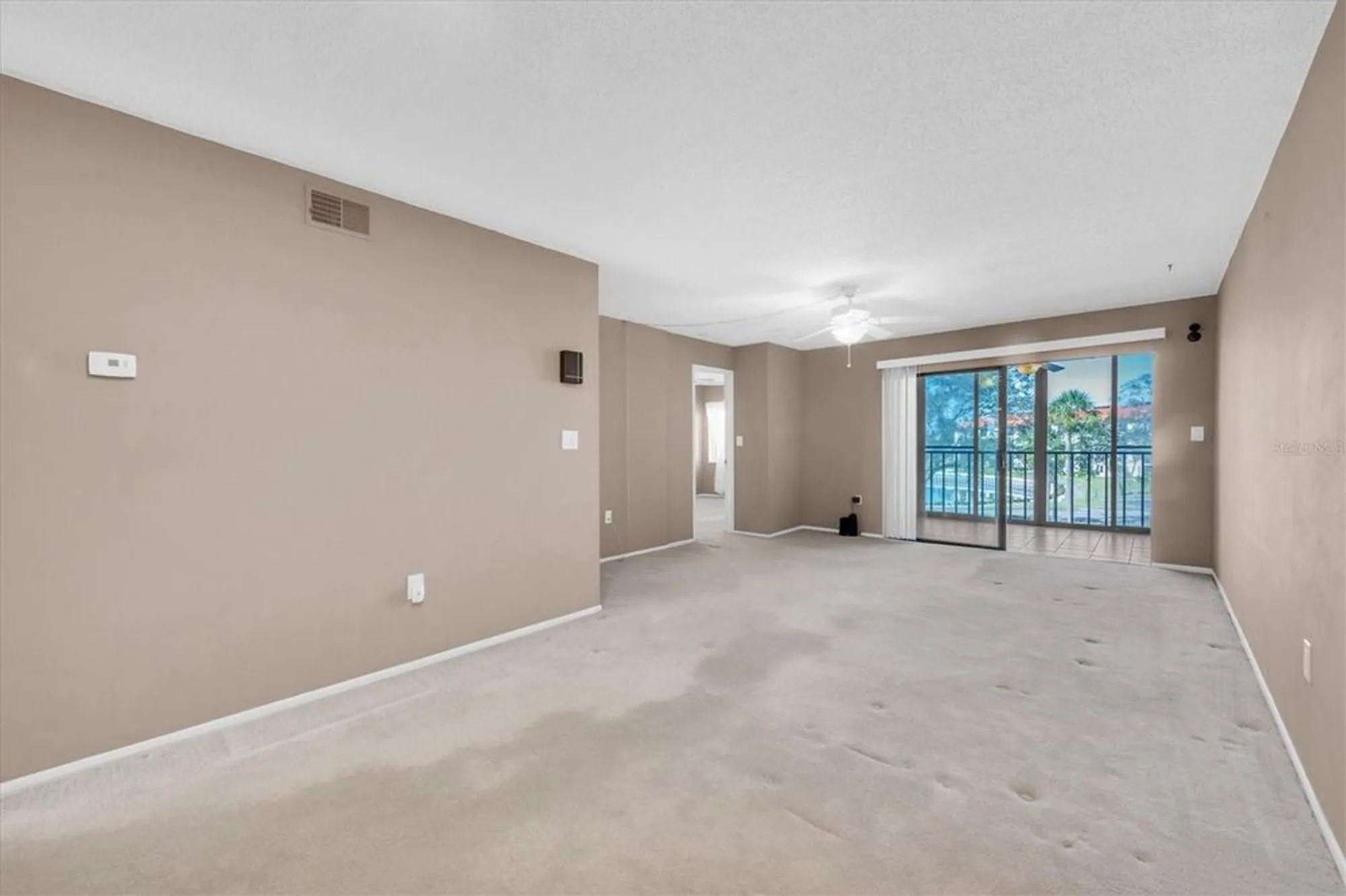 Property Slideshow image 6 of 25 | 19029 us highway 19 n apt 26-304, Clearwater, FL, 33764